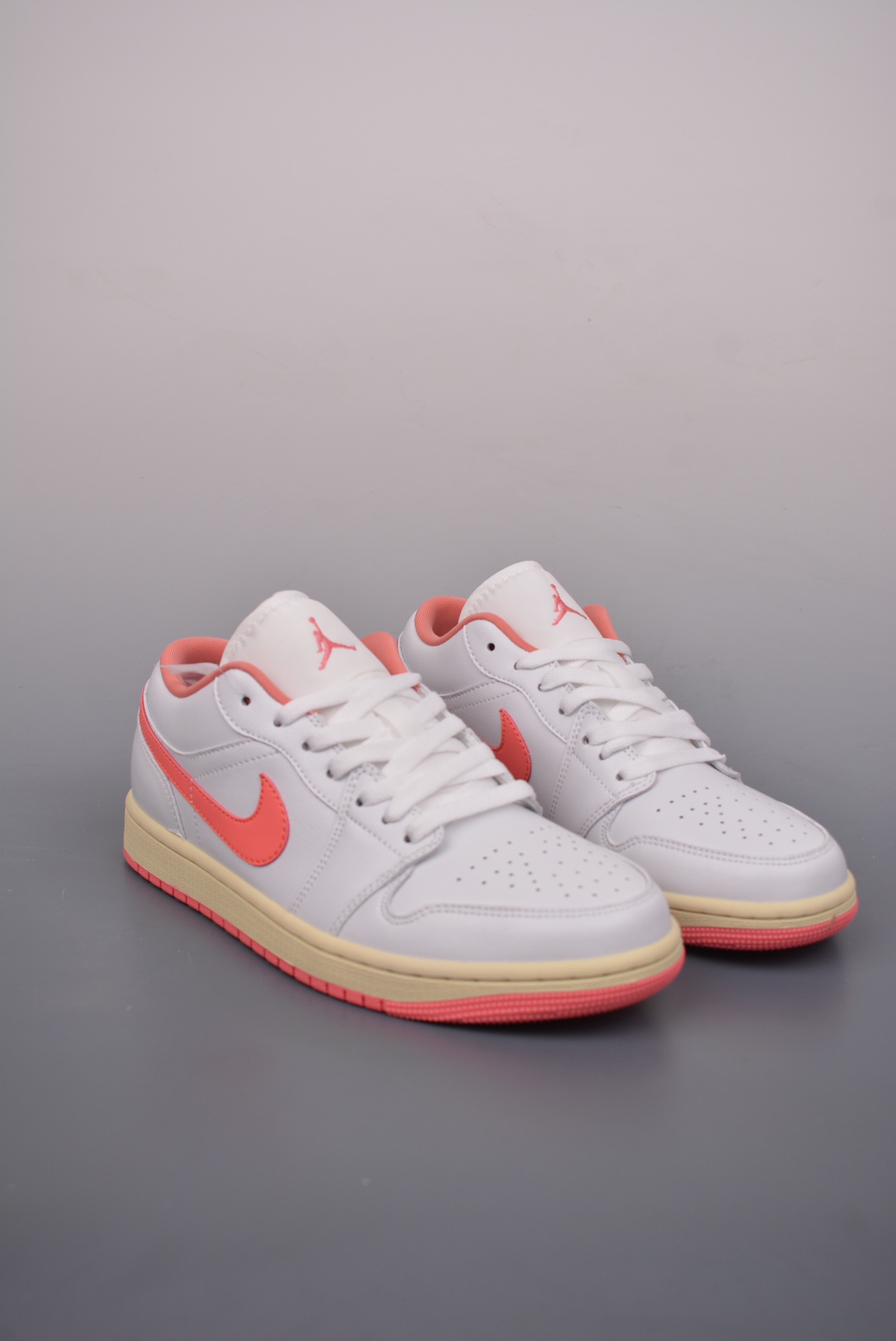 Air Jordan 1 Low White Powder Toe  DC0774-109