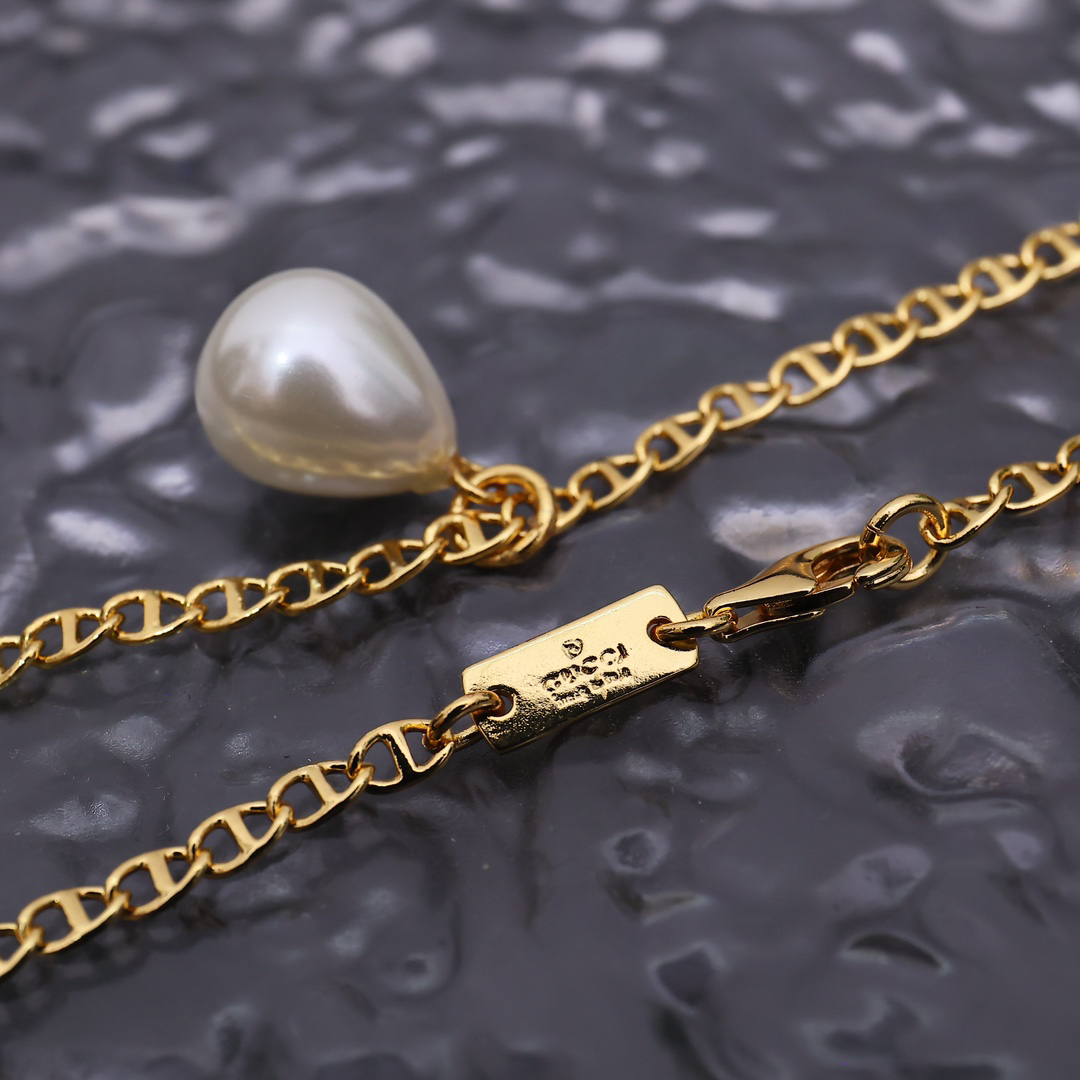 Gucci Pearl Charm Gold Necklace