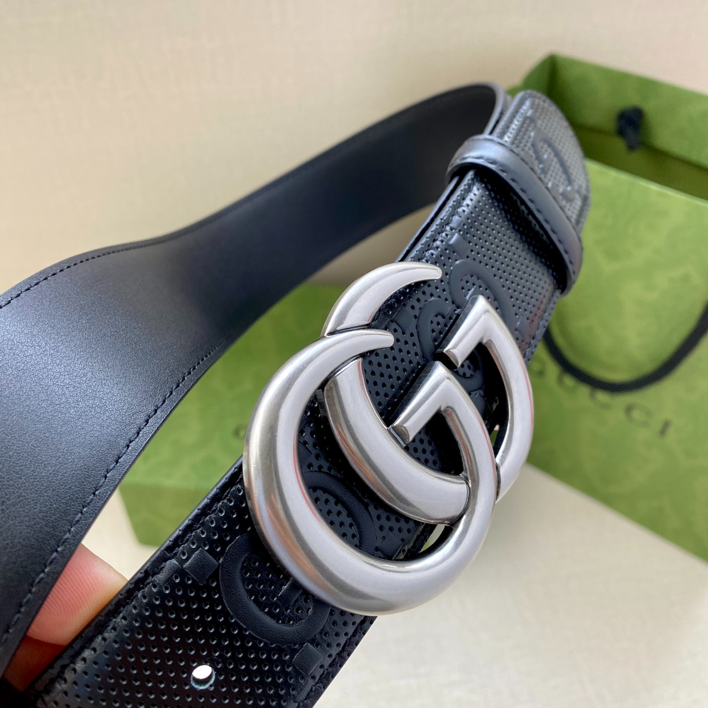 Gucci black embossed leather belt width 4.0CM