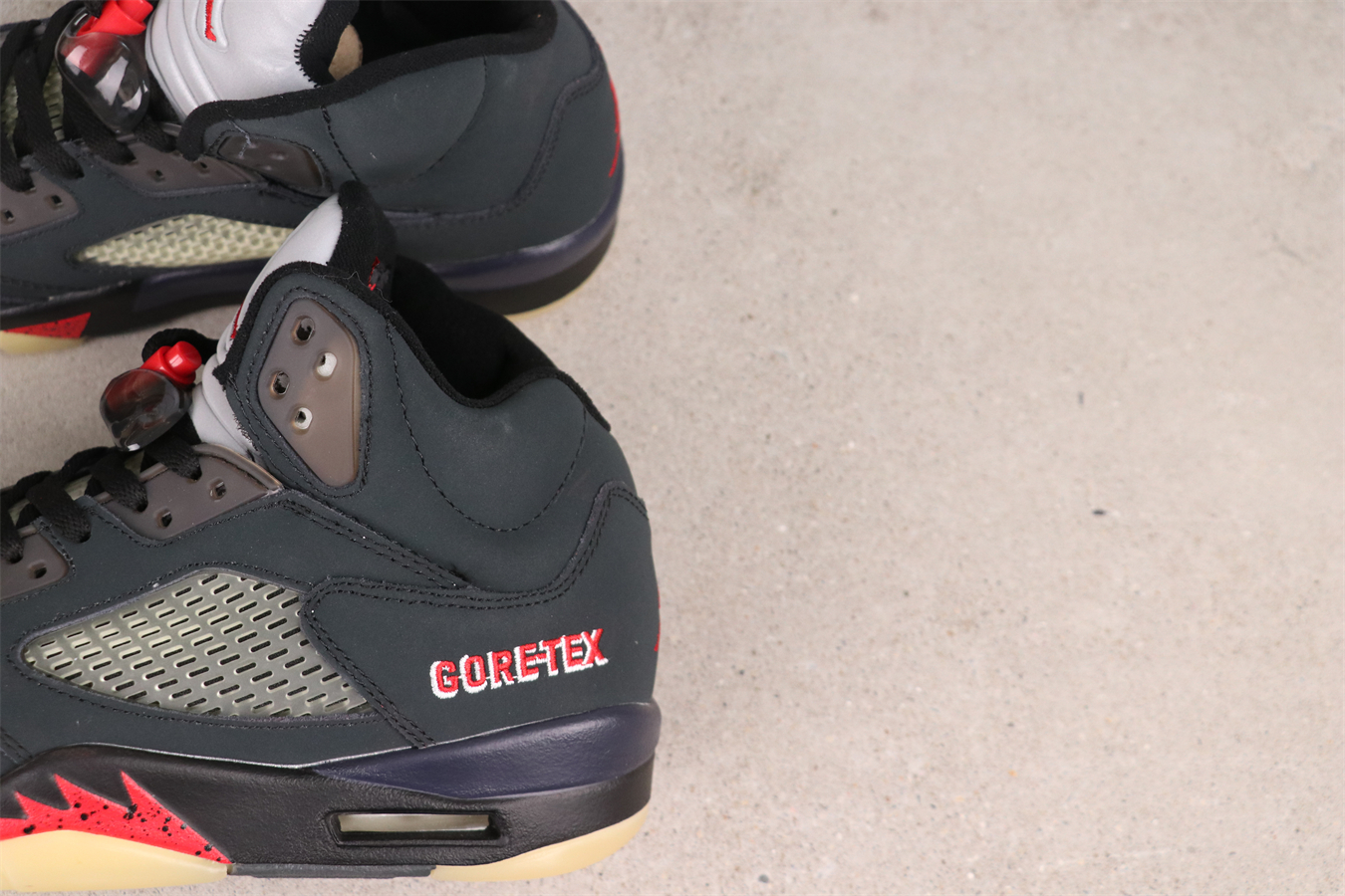 Air Jordan 5 Gore-Tex “Off-Noir” DR0092-001