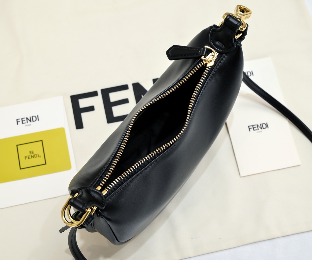 FENDI praphy underarm bag 1009