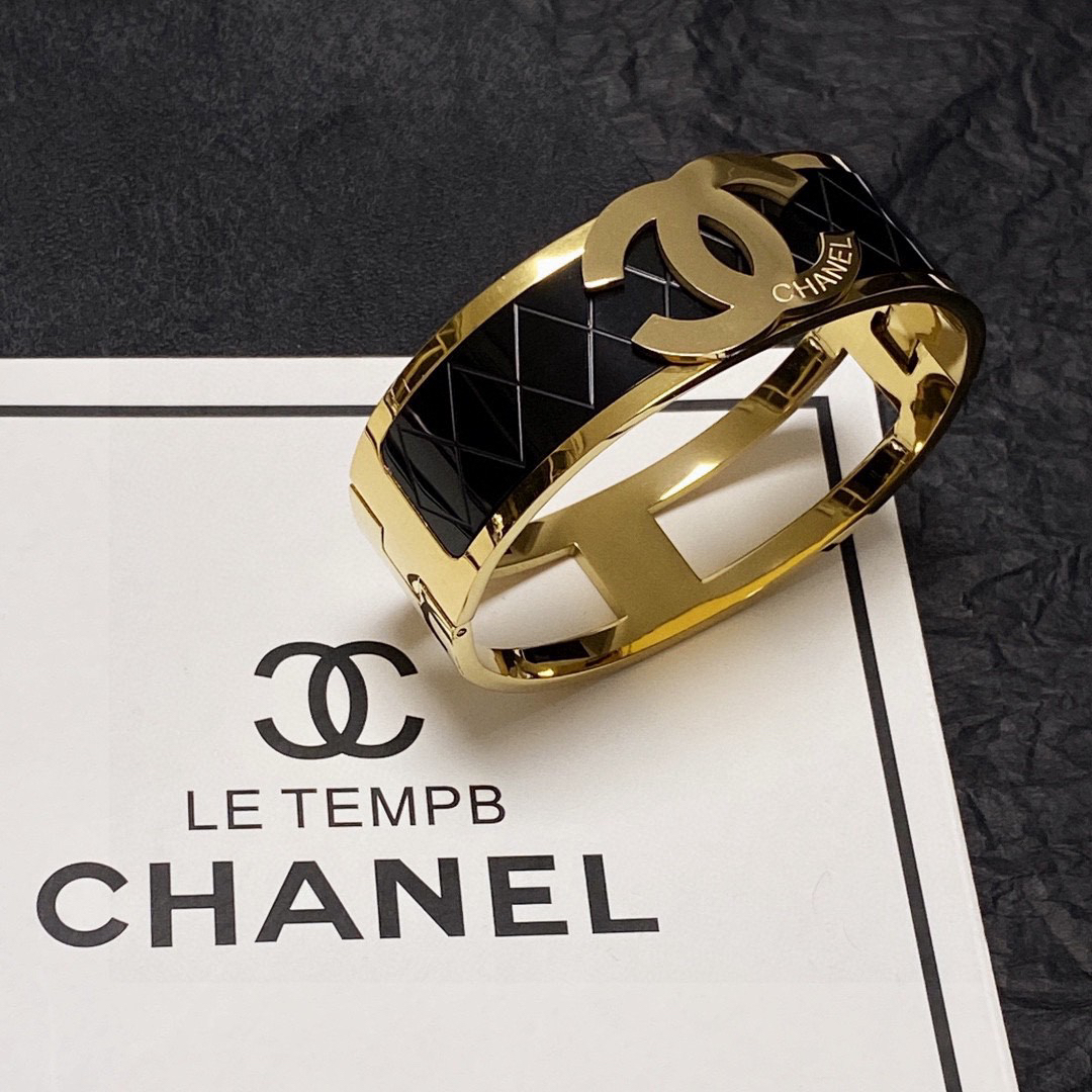 Chanel wide diamond bracelet