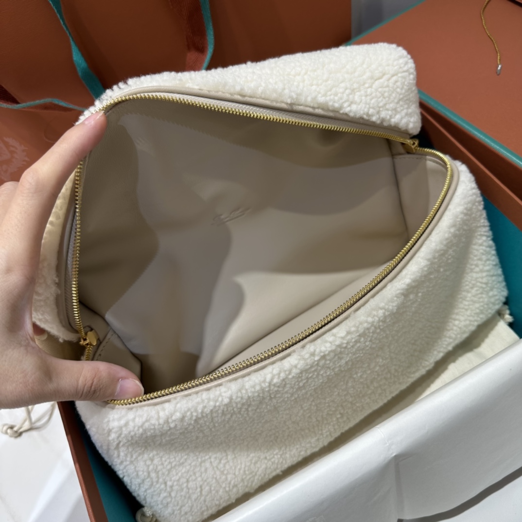 Loro Piana Extra pocket L27 series handbag