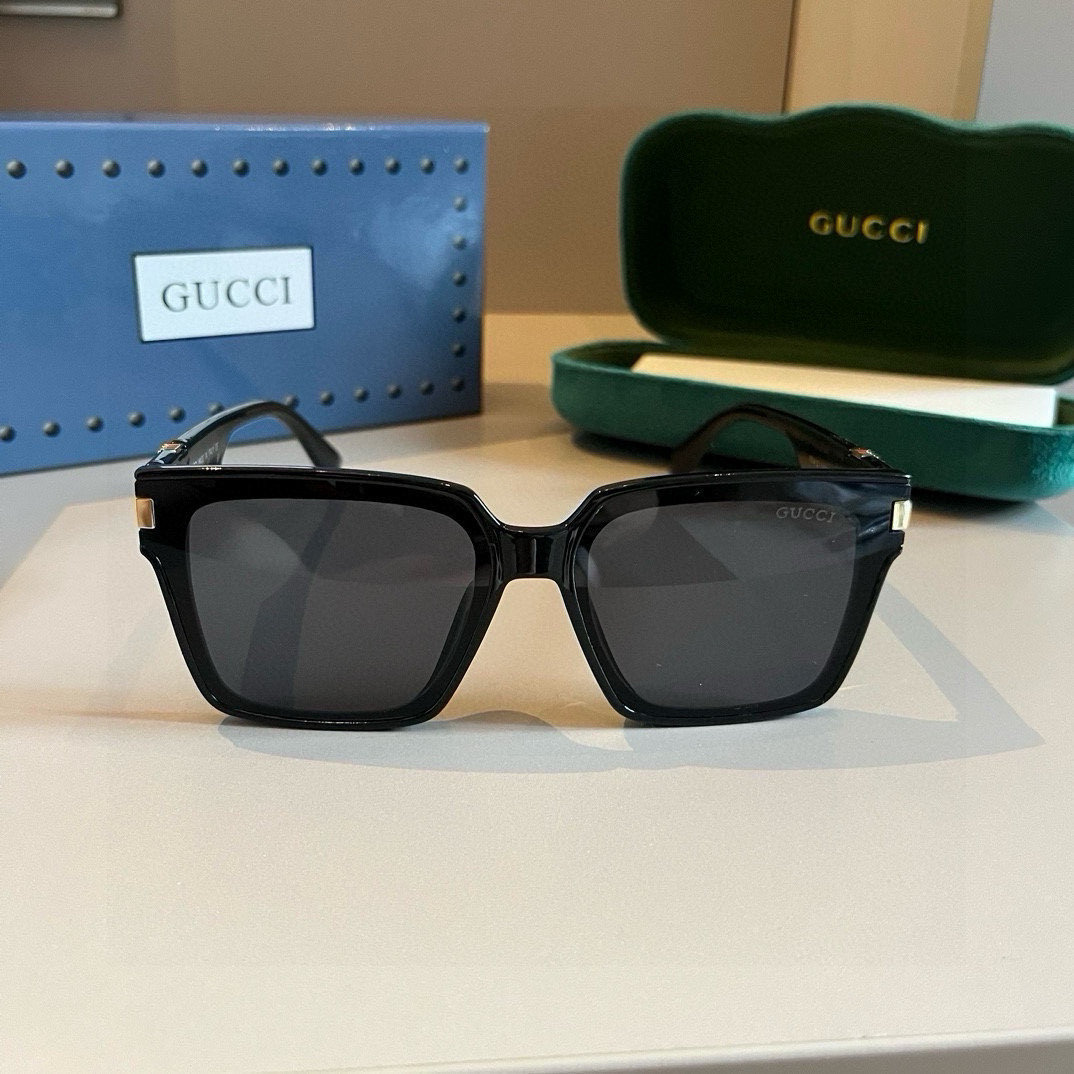Gucci Square Frame Sunglasses