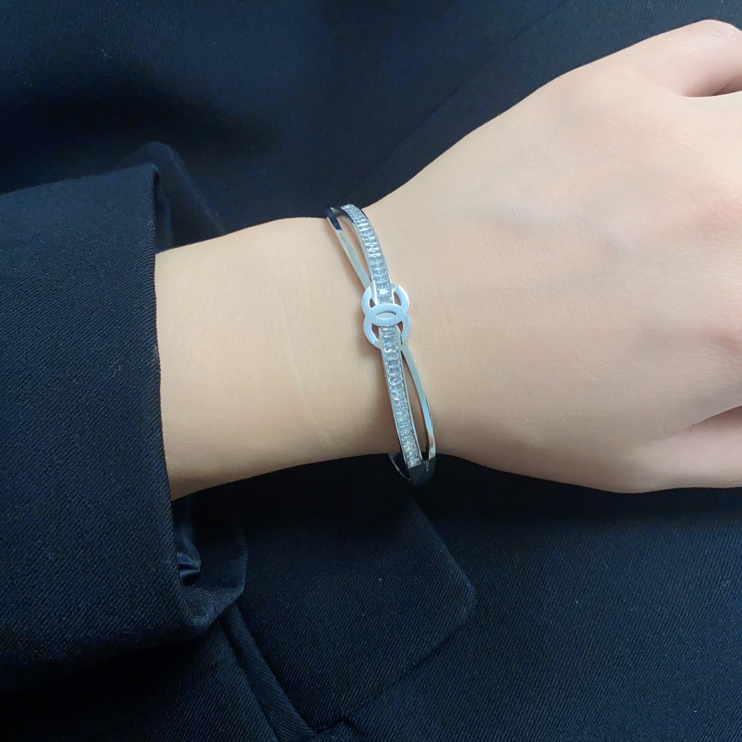 Chanel micro diamond bracelet