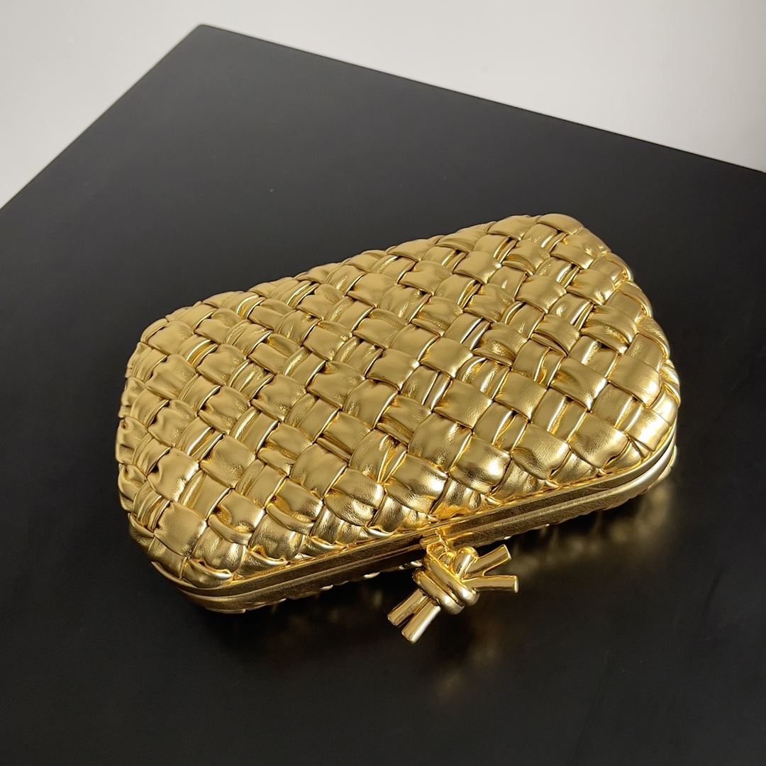 Bottega Veneta Knot woven evening bag 717622
