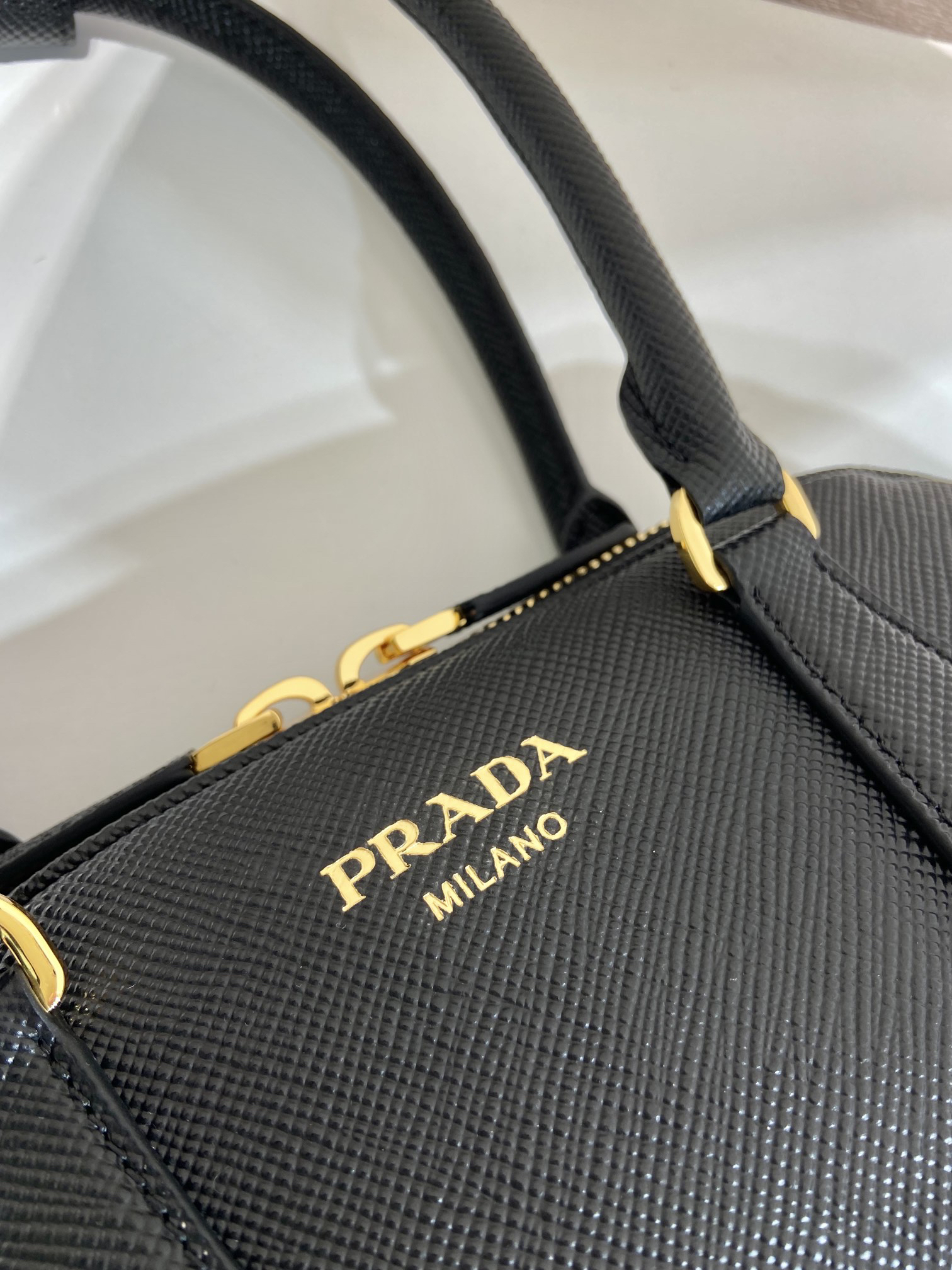 Prada Shell Bag 1BG537