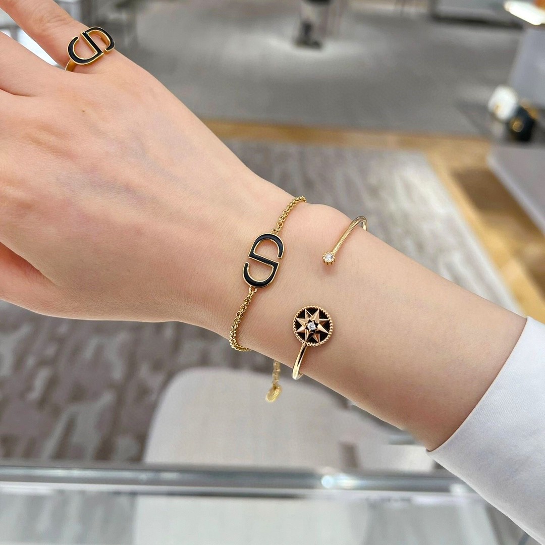 Dior CD letter ring