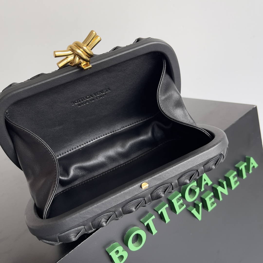 Bottega Veneta Knot woven evening bag 717622