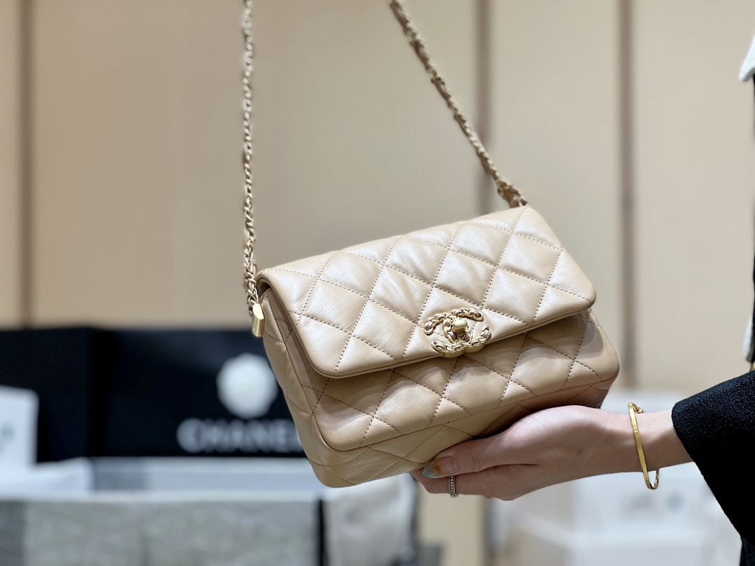 Chanel 23K Autumn and Winter Series Retro Tofu Bag AS4423