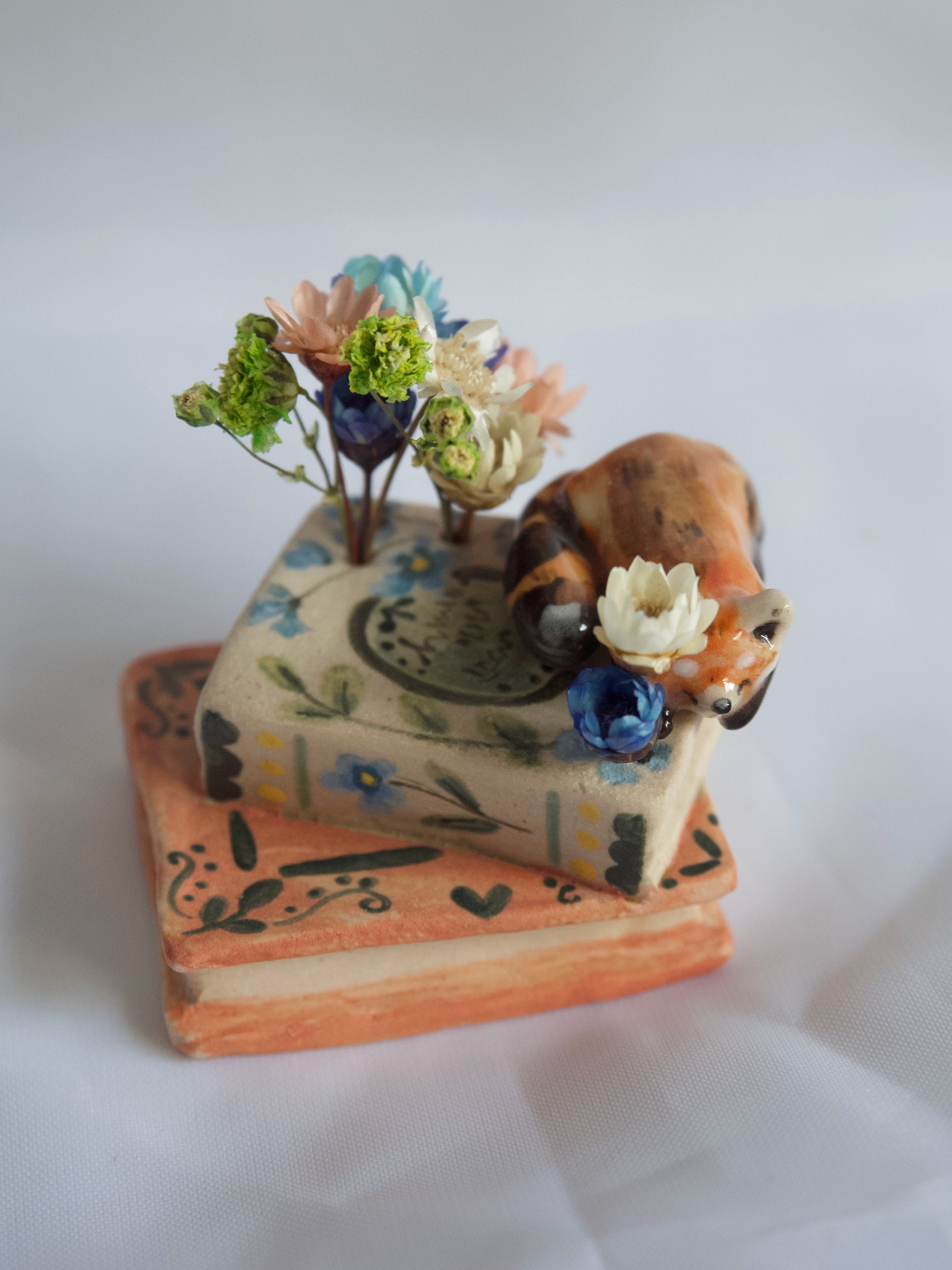 🔥ON SALE 59% OFF🔥Animal Book Dried Flower Miniature Sculpture