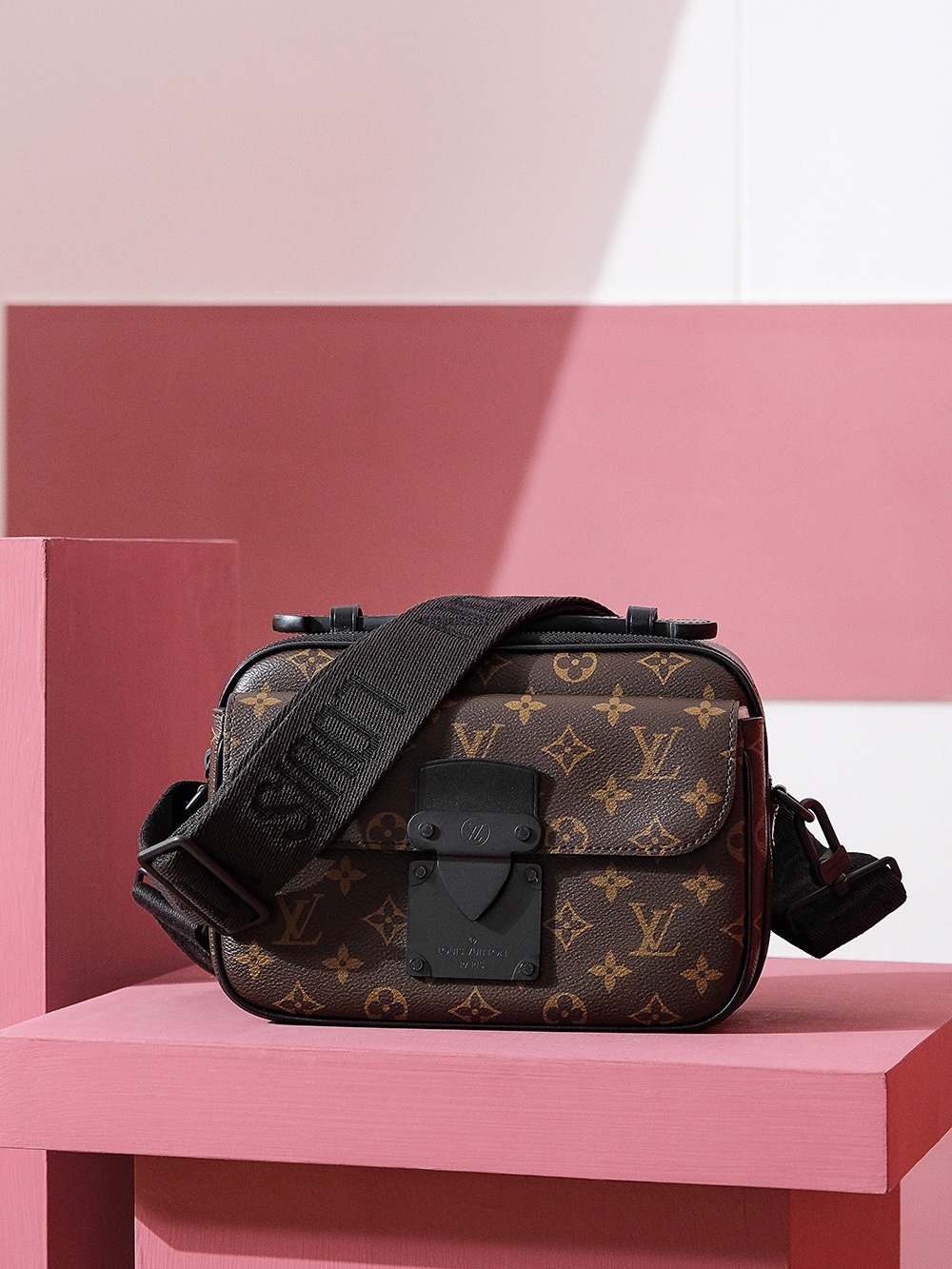 Louis Vuitton S LOCK messenger bag M45806