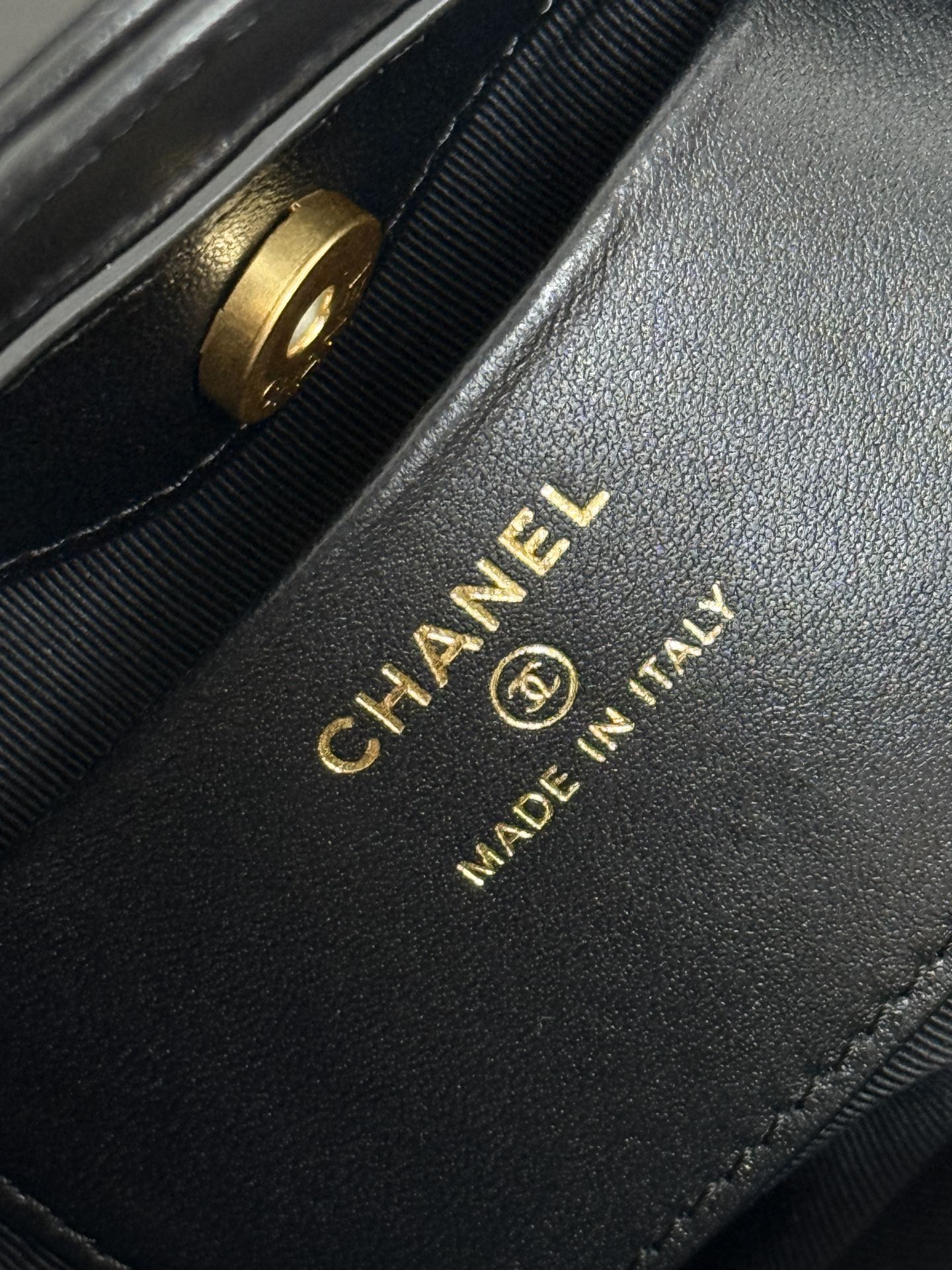 Chanel 25P 31 series bag mini 99339
