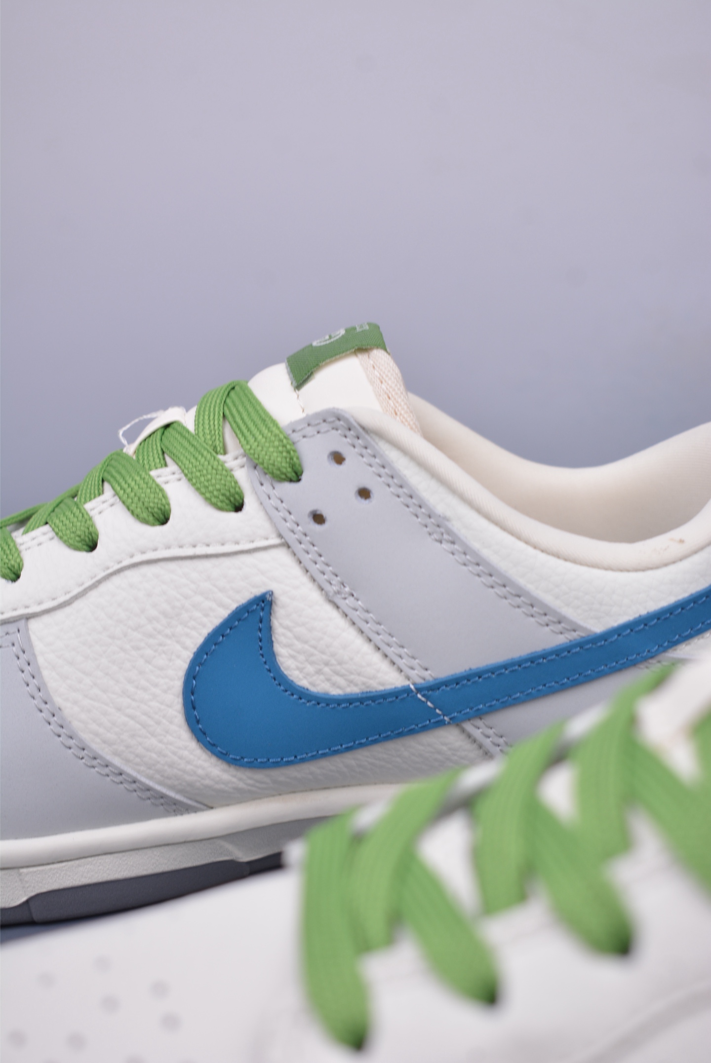 Gucci x Nike SB Dunk Low sneakers White, Gray, Blue and Green XY2026-154