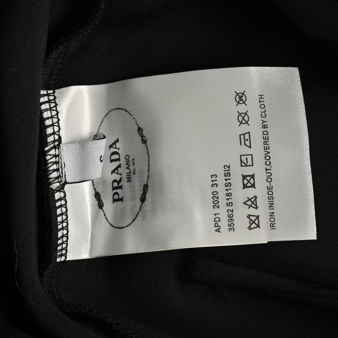 Prada 24Fw knee pocket metal triangle logo cuff trousers