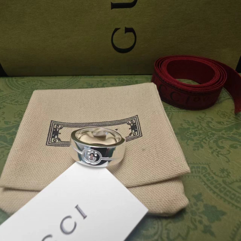 GUCCI GG engraved couple ring