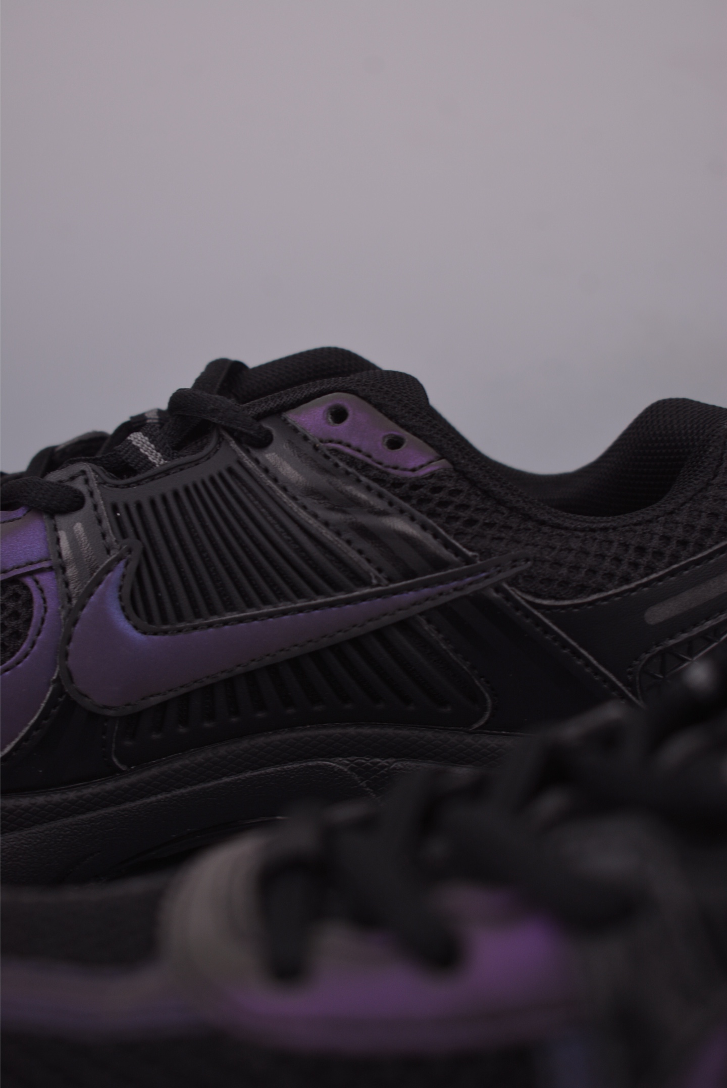 NIKE ZOOM Vomero 5 SP 