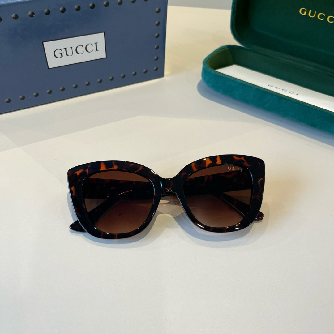 Gucci Round Frame Sunglasses
