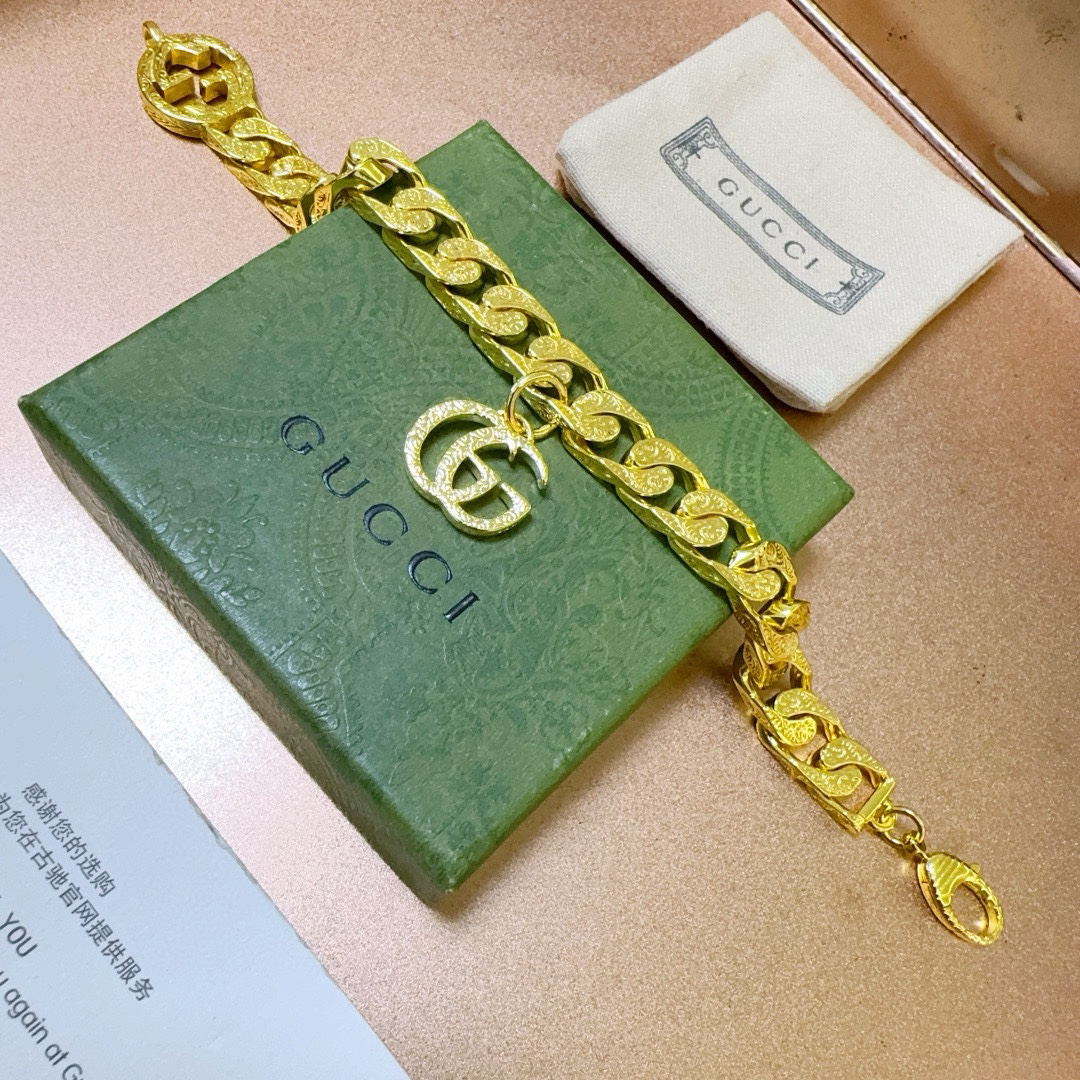 Gucci GG flat chain gold bracelet