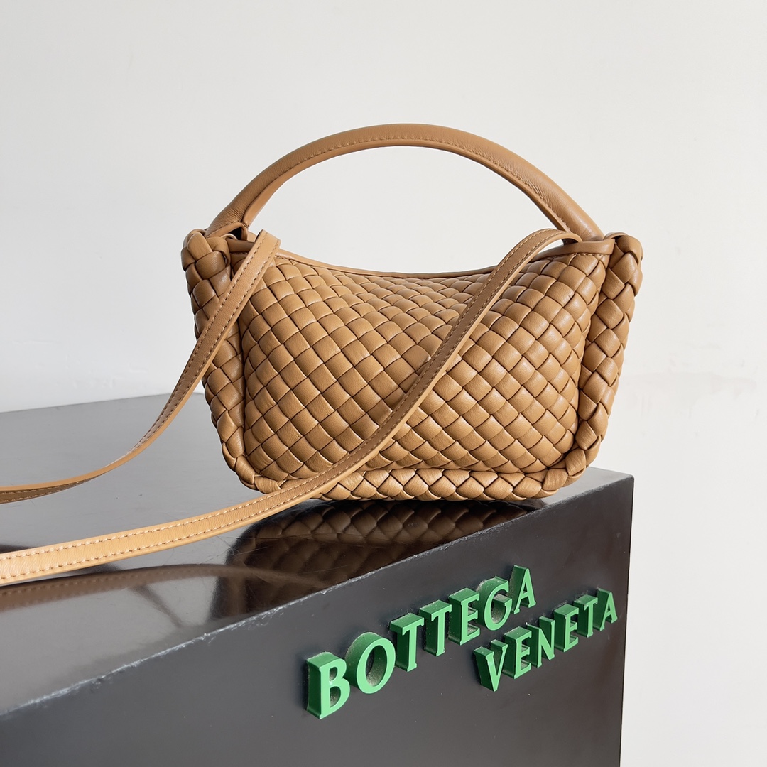 Bottega Veneta Cobble Mini Bag 805739