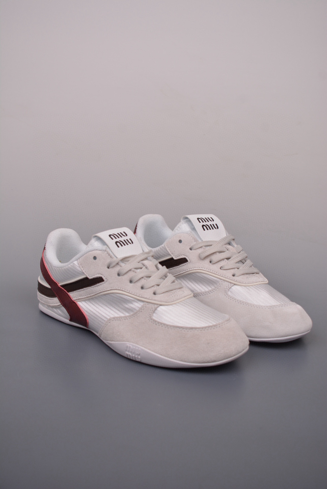 Miu Miu BELLALILY new German training shoes gray, white and red 5E333E