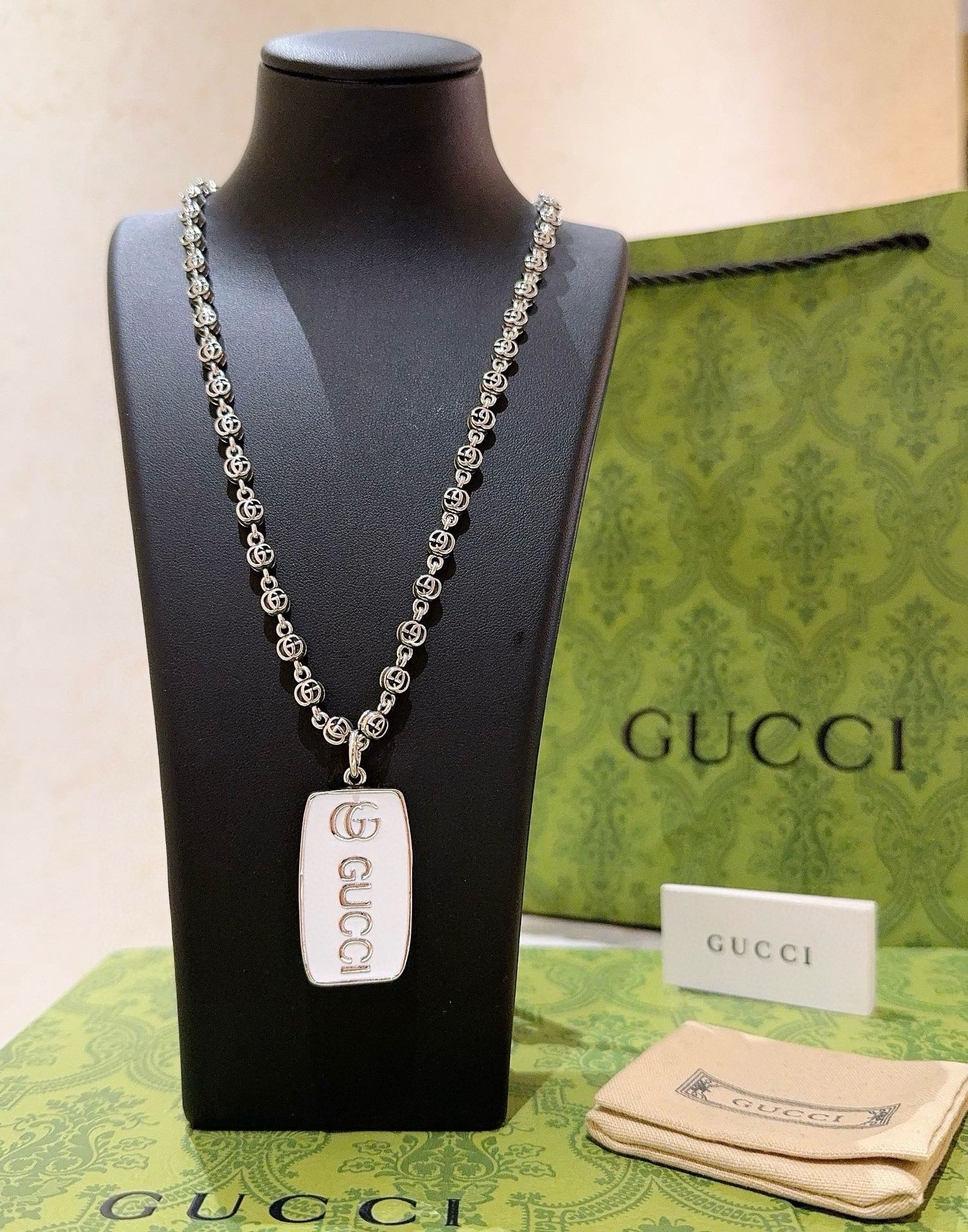 Gucci Anger Forest series GG white square necklace
