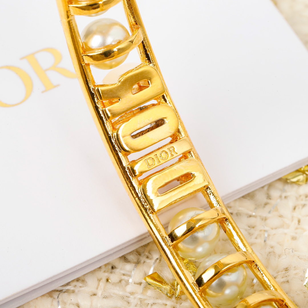 Dior Pearl Letter Bracelet