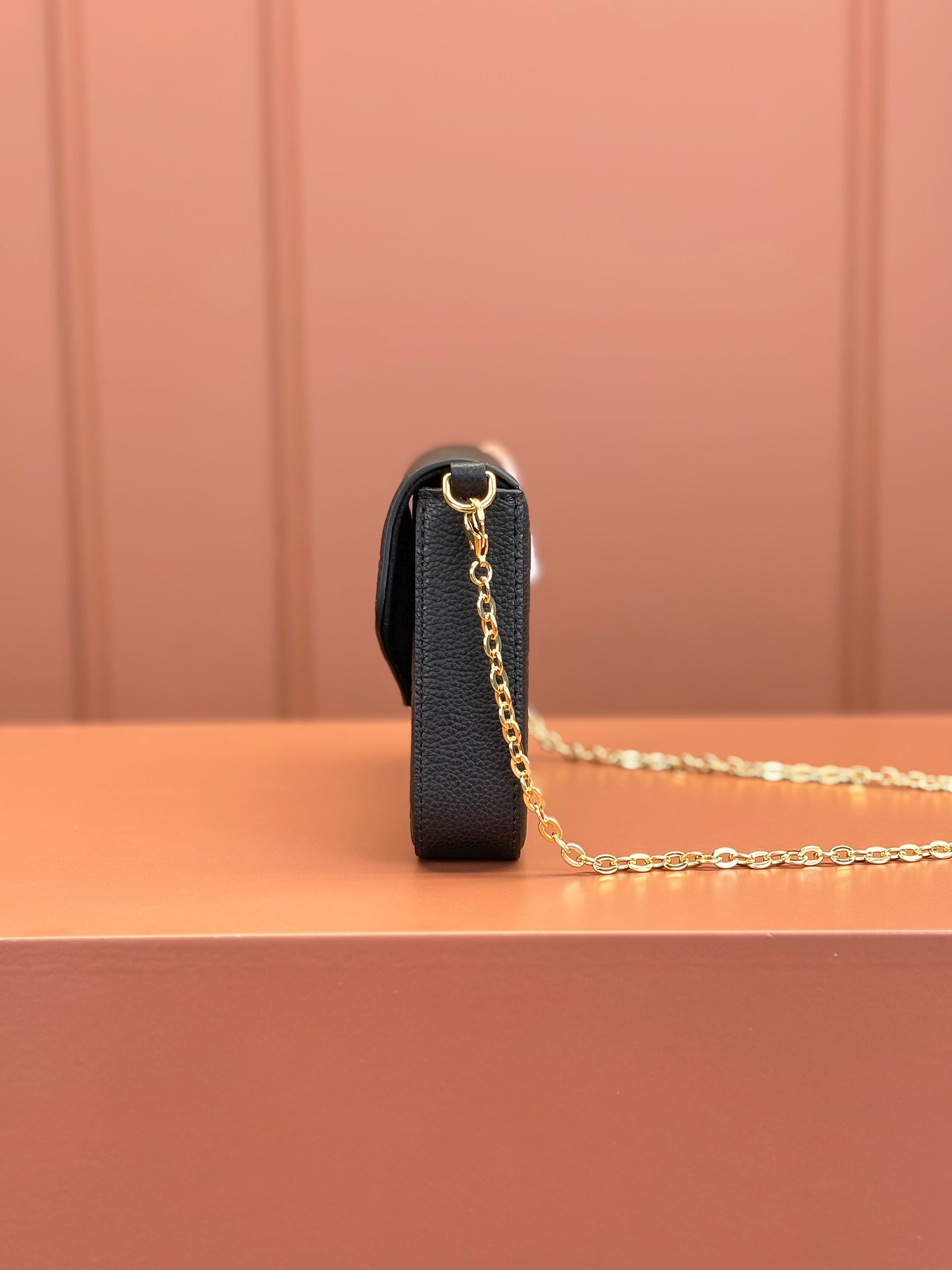 Louis Vuitton POCHETTE FÉLICIE Chain Bag M82477