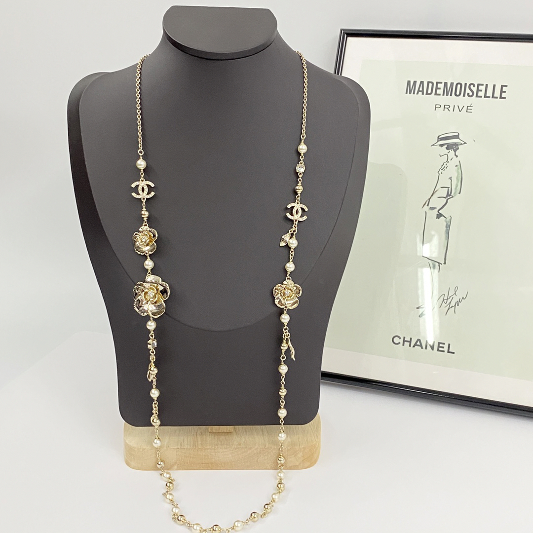 CHAN 24 Camellia Double C Pearl Necklace