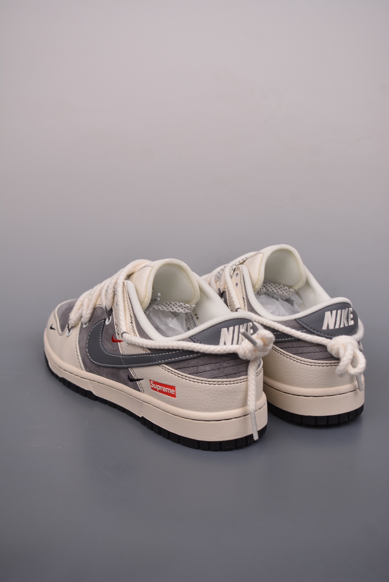 Supreme x Nike By You SB Dunk Low Retro SP Supreme Off-White Dark Grey YX5066-210