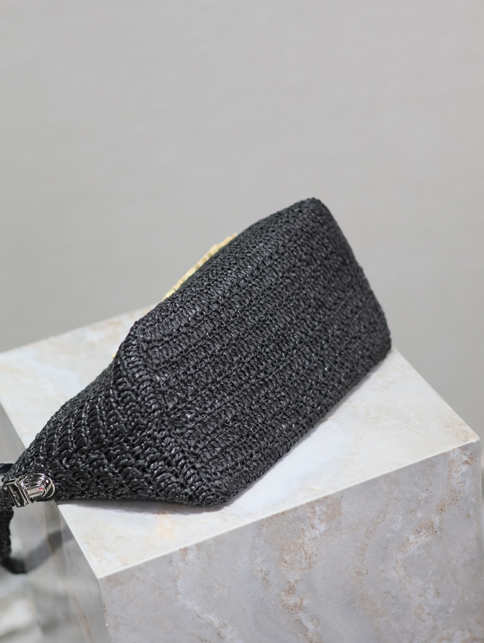 Yves Saint Laurent Crossbody bag Raffia woven bag 667490