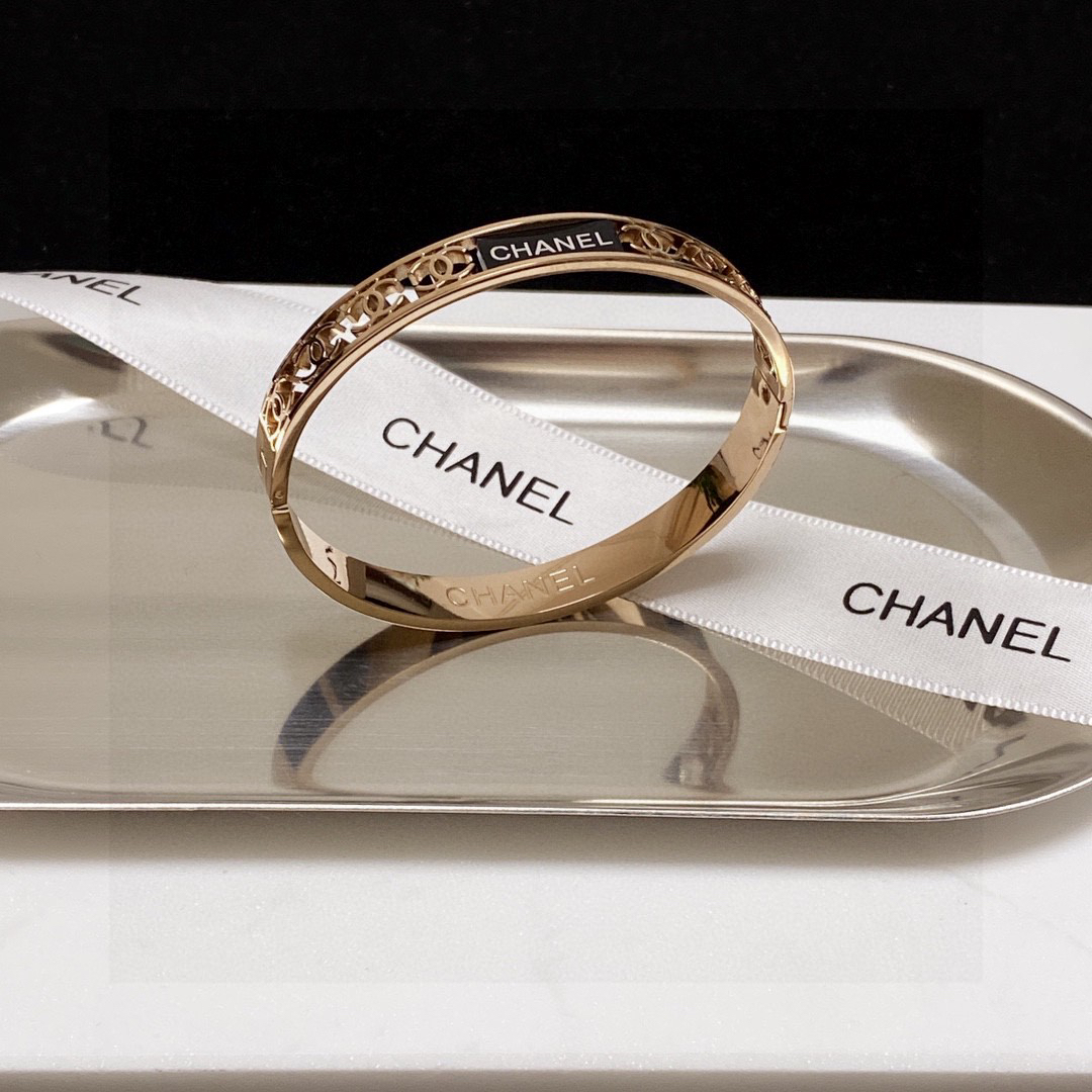 Chanel hollow bracelet