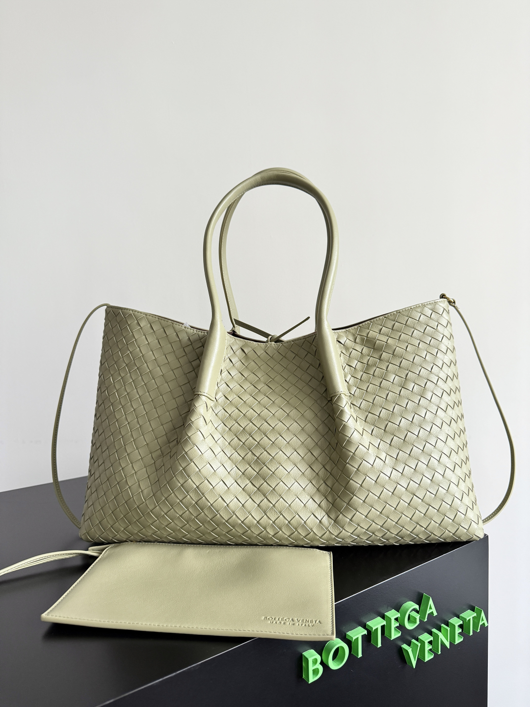 BOTTEGA VENETA 2025 PINACOTECA bag 817166