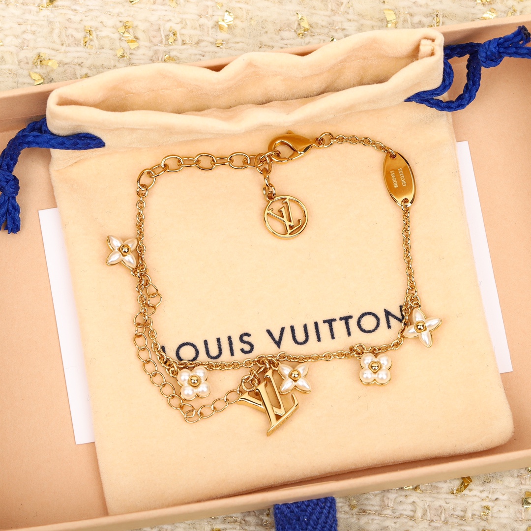 Louis Vuitton four leaf clover pearl bracelet