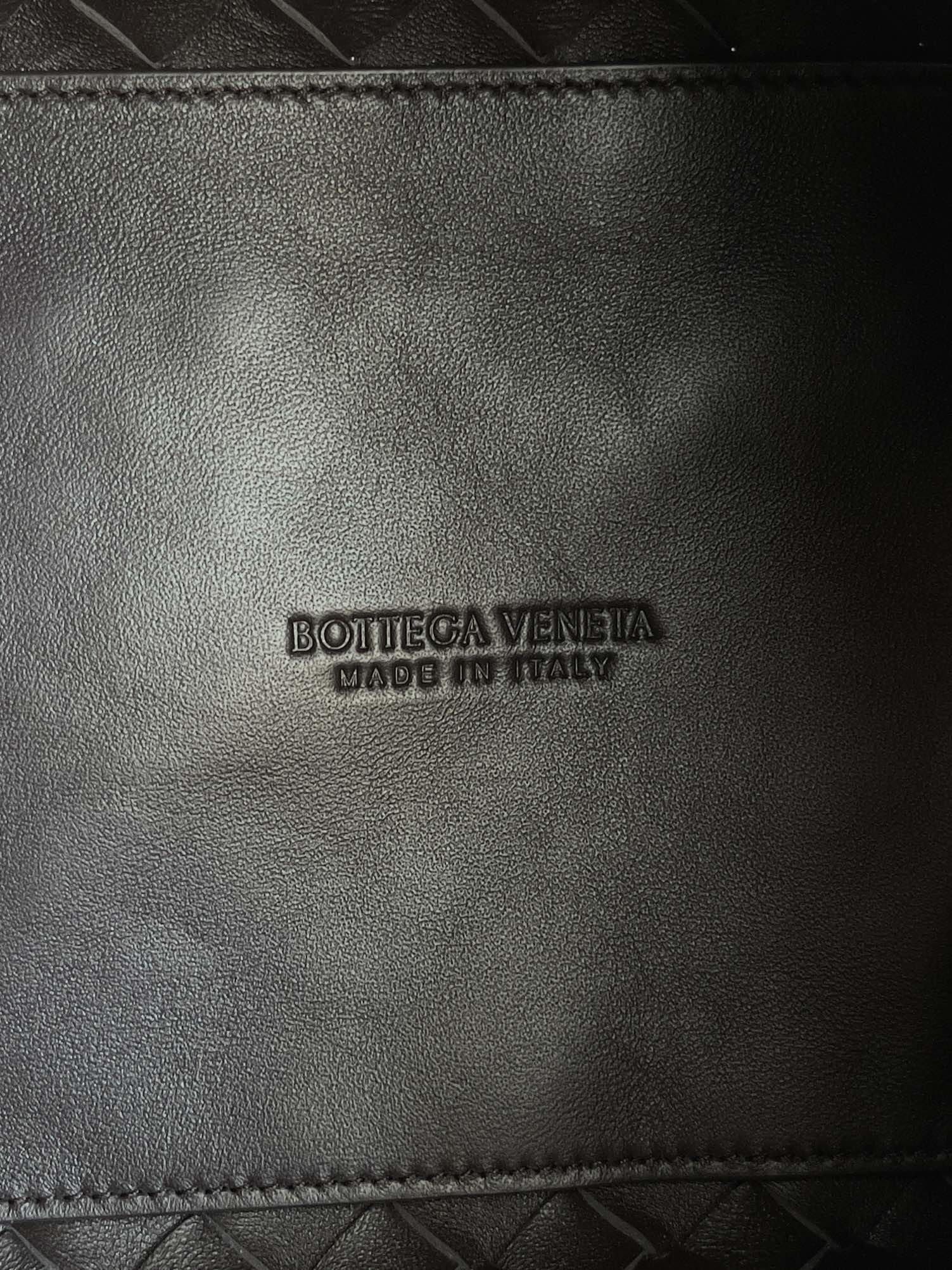 BOTTEGA VENETA New Chain Parachute Bag 817175