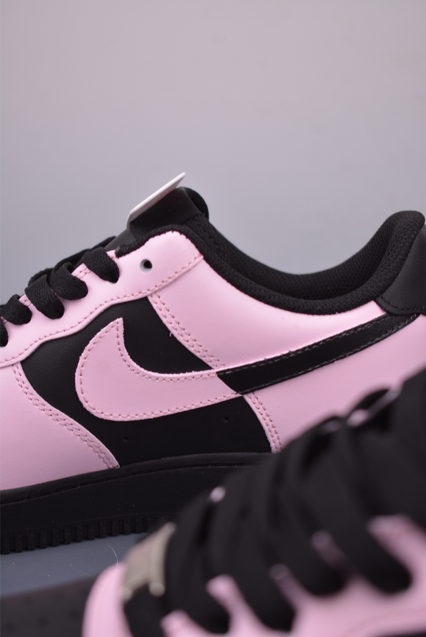 Nike Air Force 1 07 LV8 Low Sneakers Sweetheart Kitty Black Pink ZH0316-080