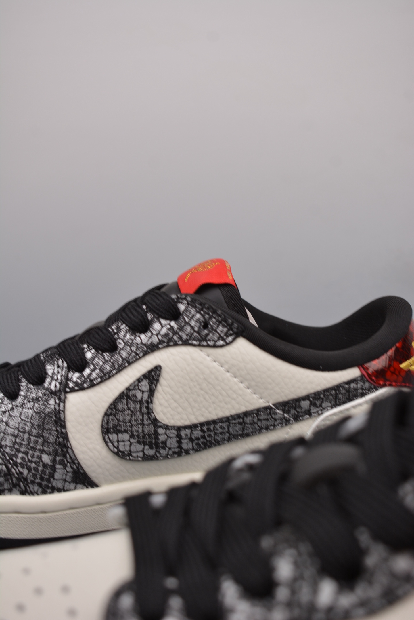 Fragment x Travis Scott x Year of the Snake Limited Air Jordan 1 Low
