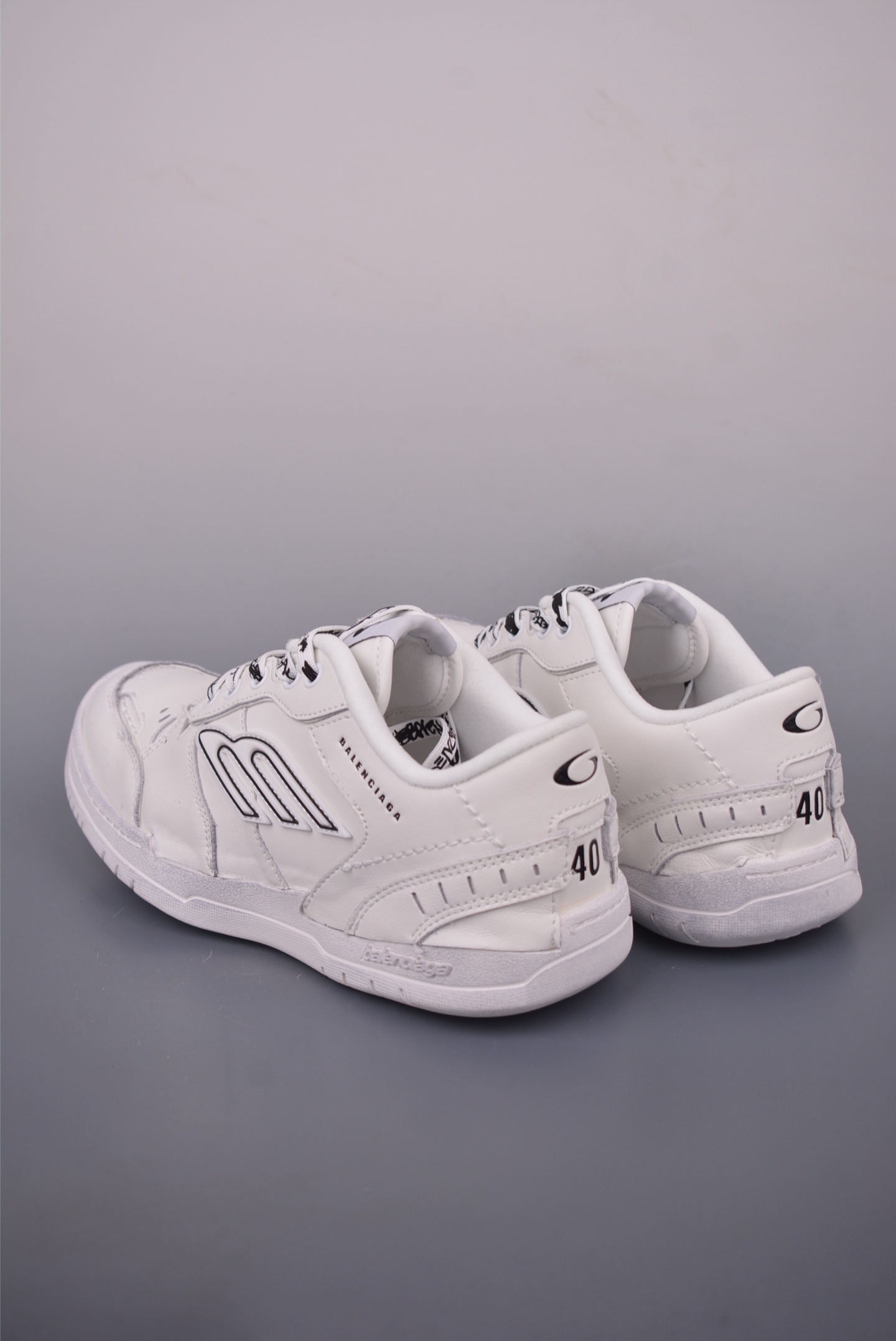 Balenciaga Hamptons Warn-Out 
