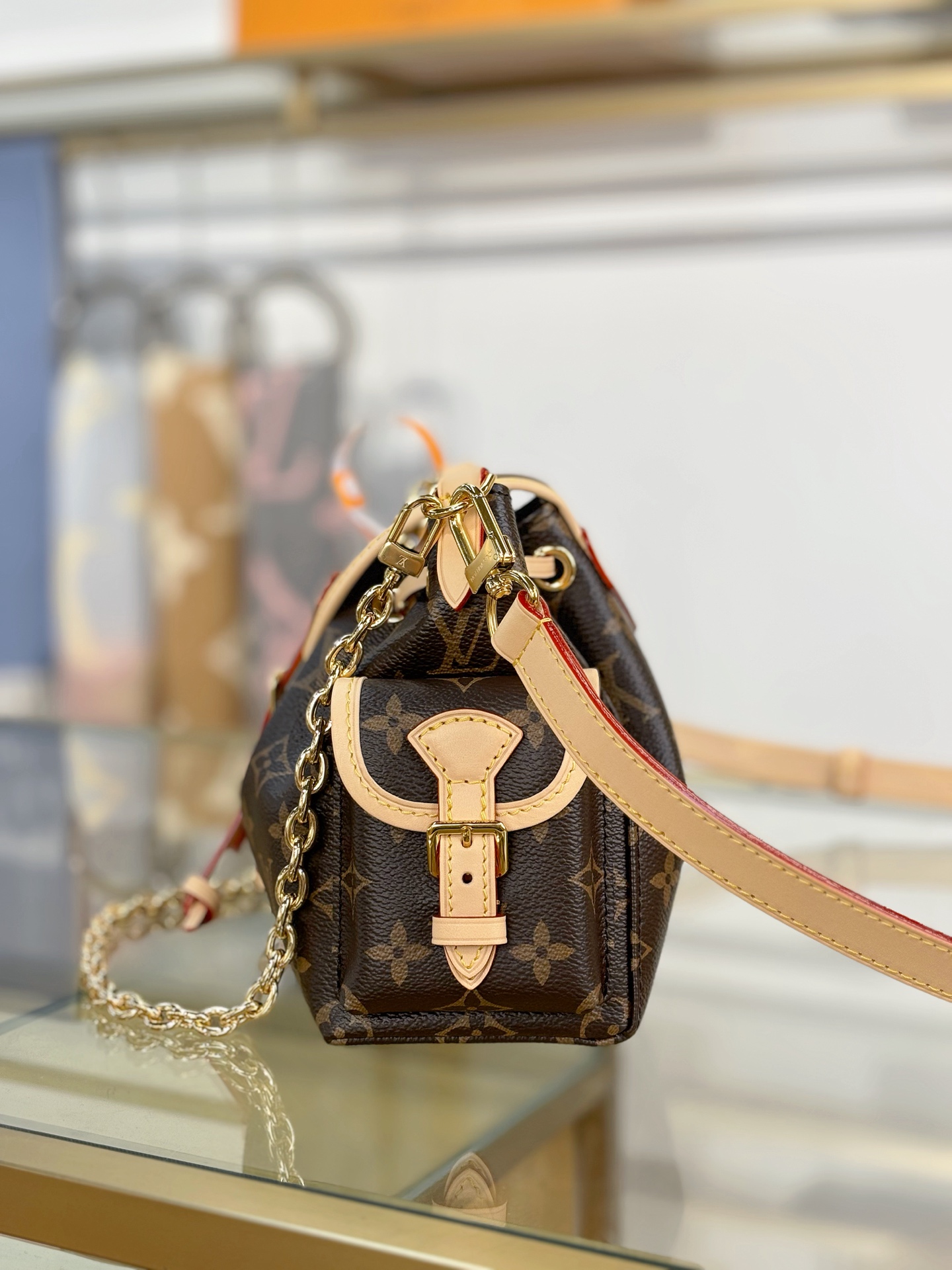 Louis Vuitton ODYSSÉE Handbag M25085