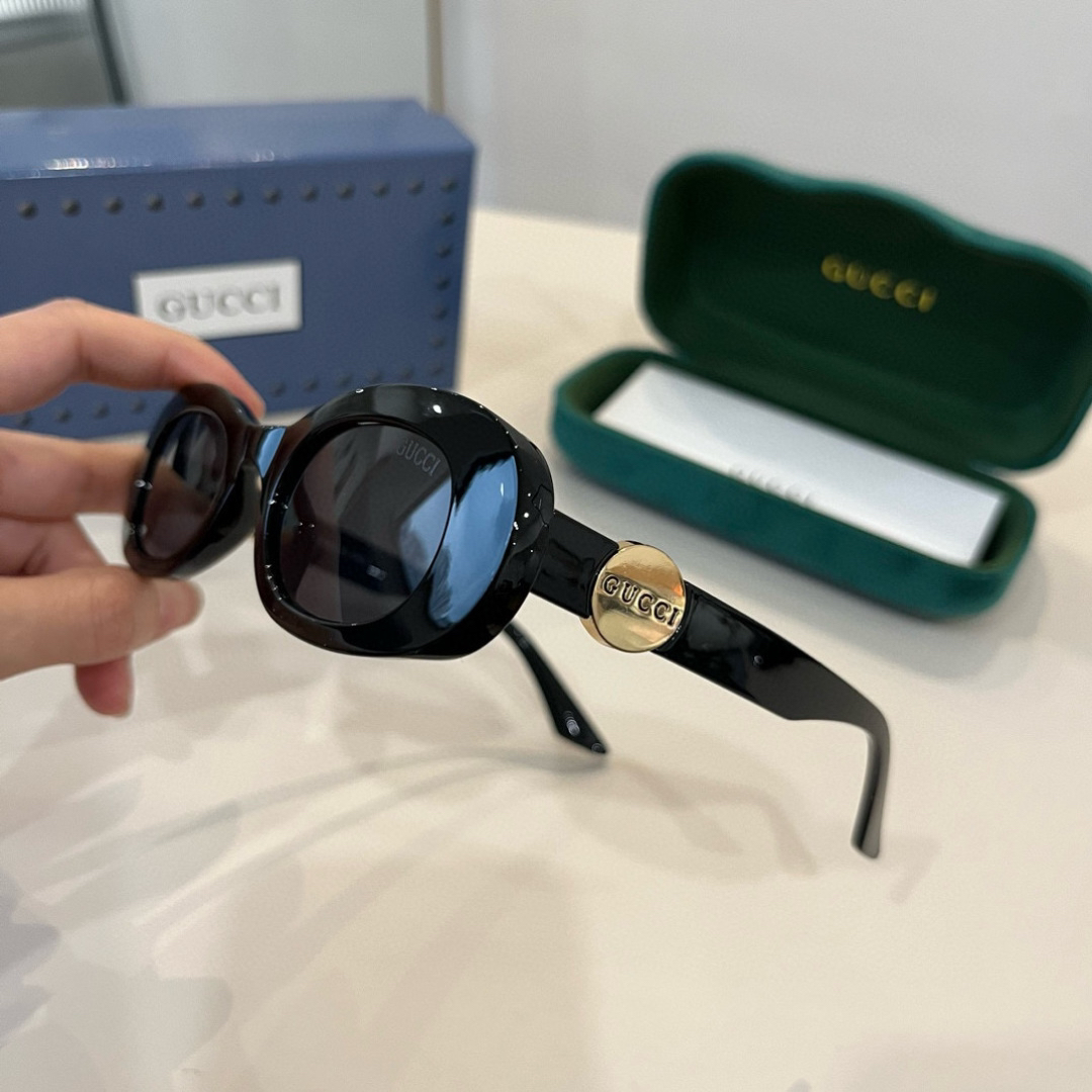 Gucci Round Frame Sunglasses