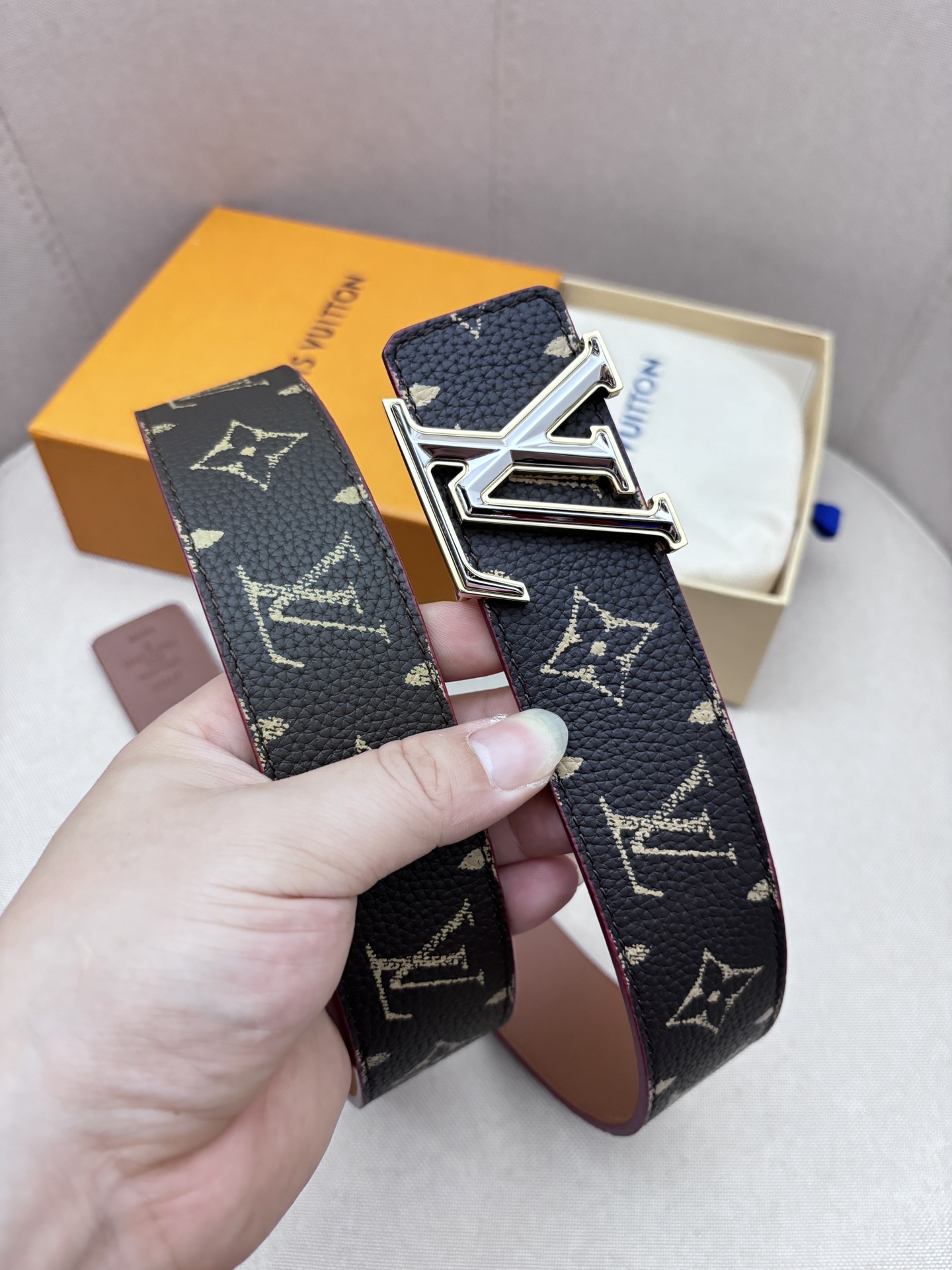 Louis Vuitton Lychee Print Double-Sided Men's Belt, 4CM Width