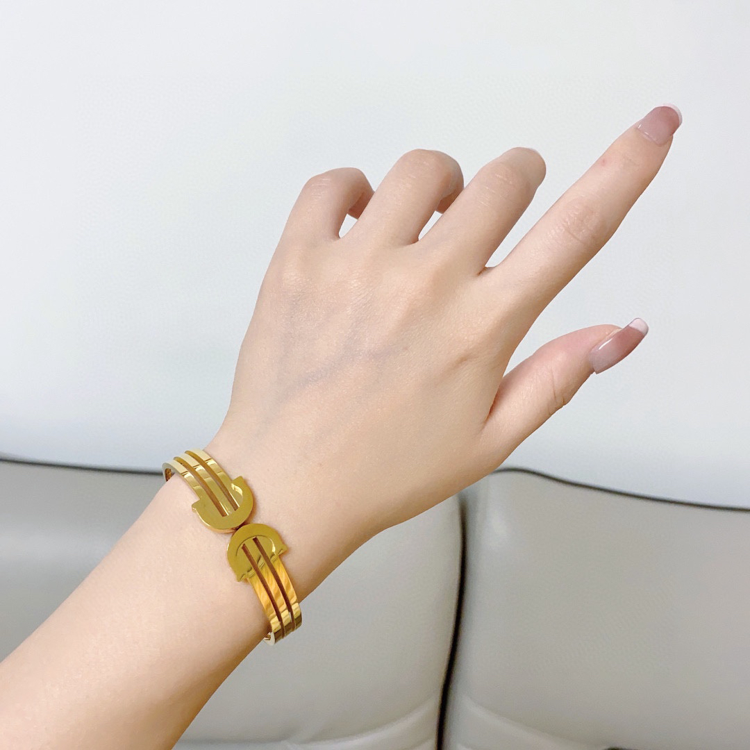 Chanel hollow bracelet