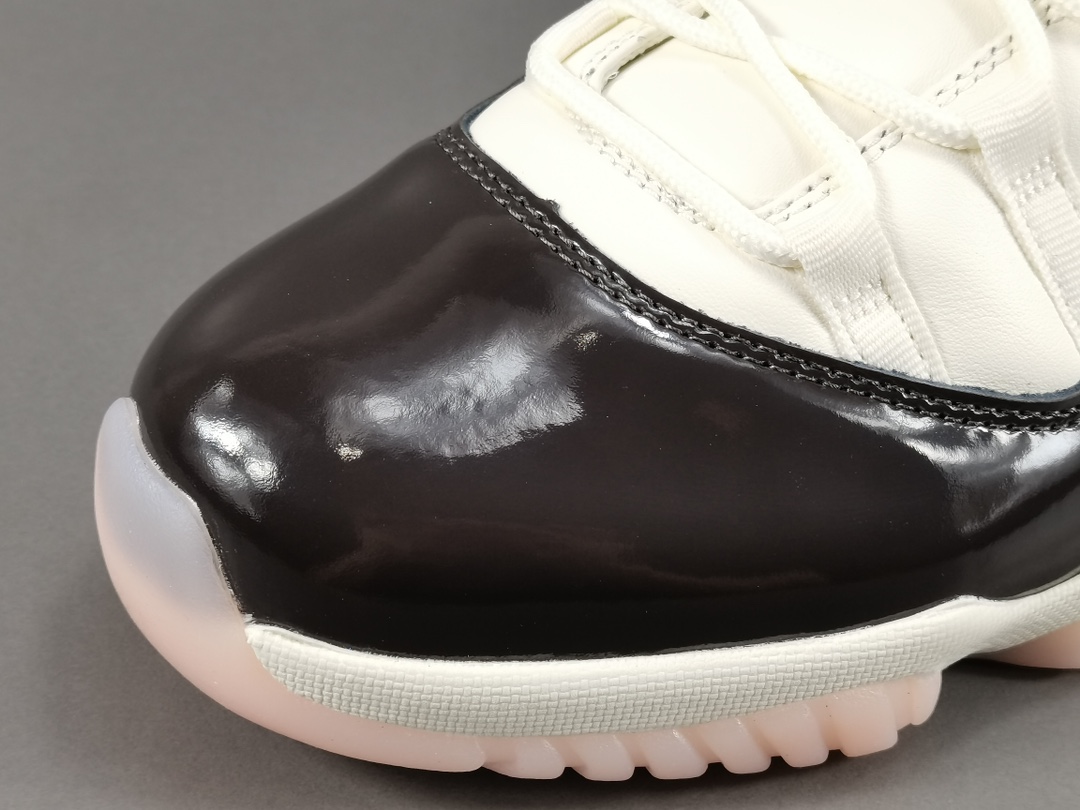 Nike Wmns Air Jordan 11 Retro HighNeapolitan  AR0715-101