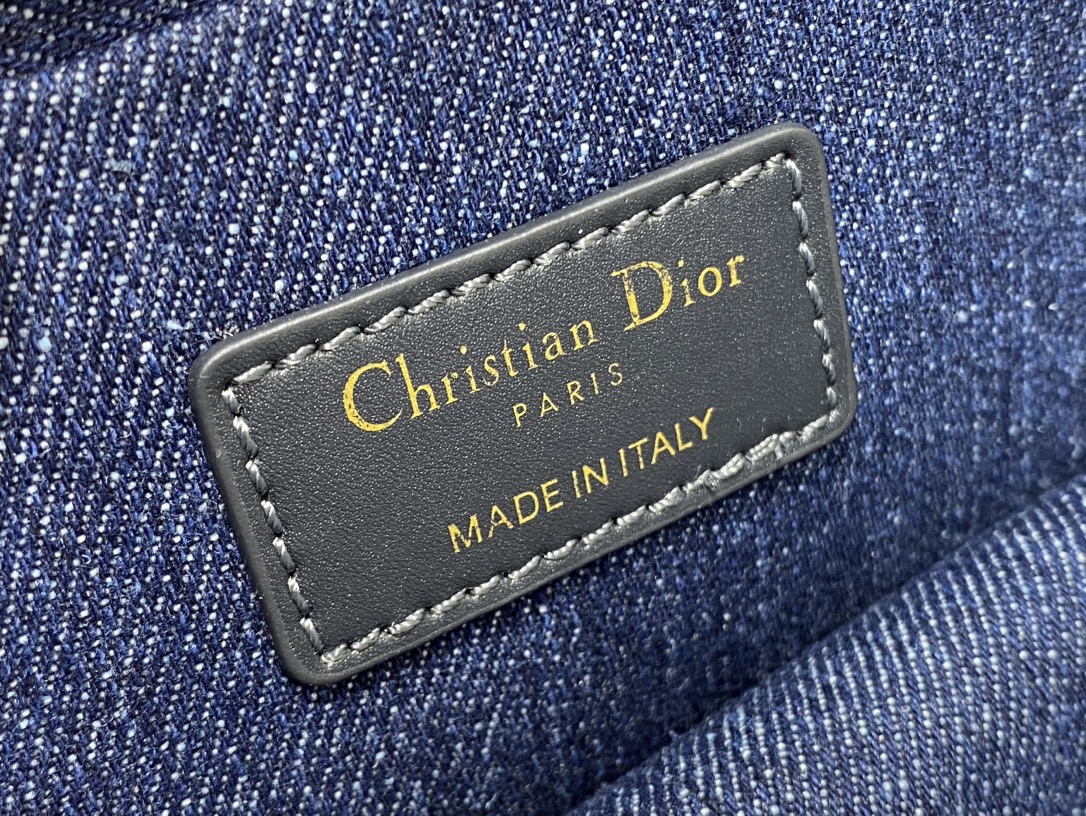 Dior Montaigne Denim Series Chain Bag