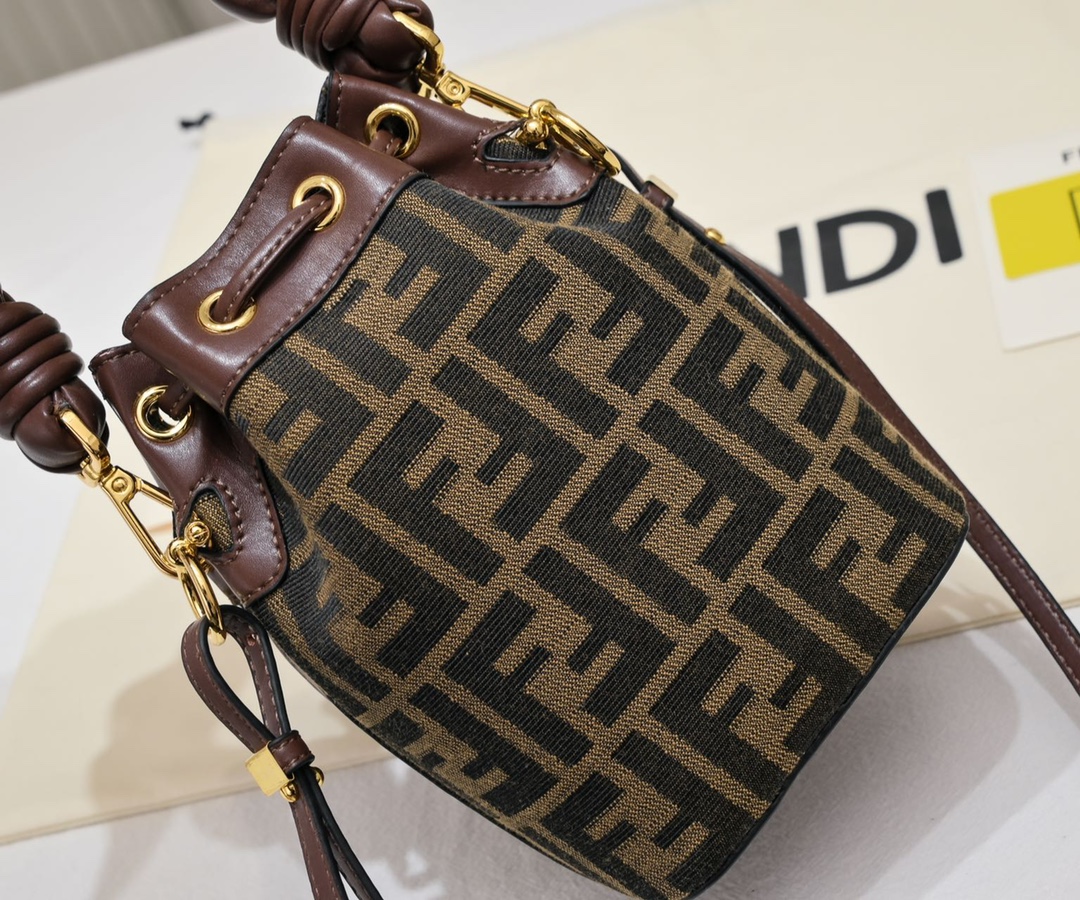 FENDI Braided Handle Bucket Bag 0189