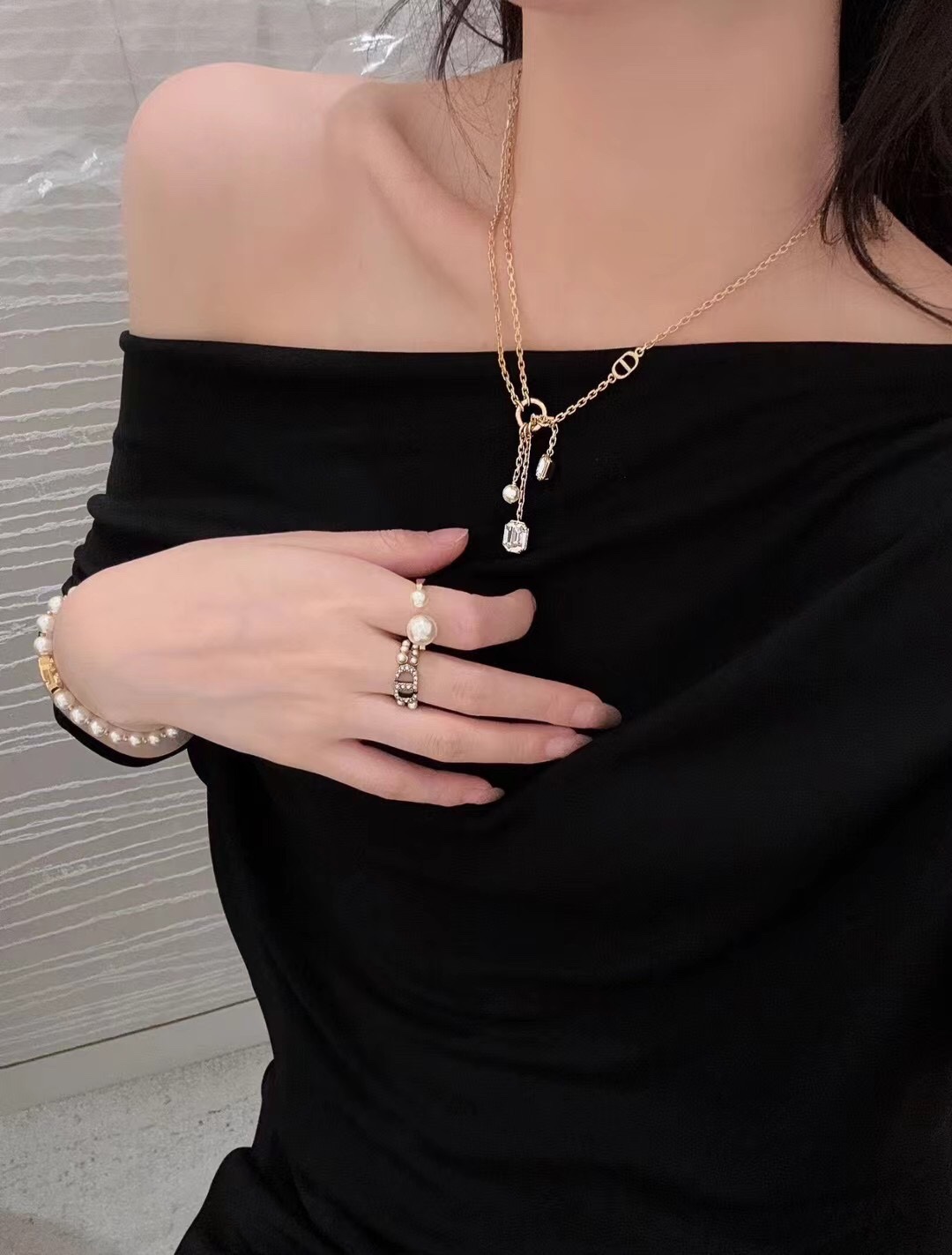 Dior one bead two diamond necklace