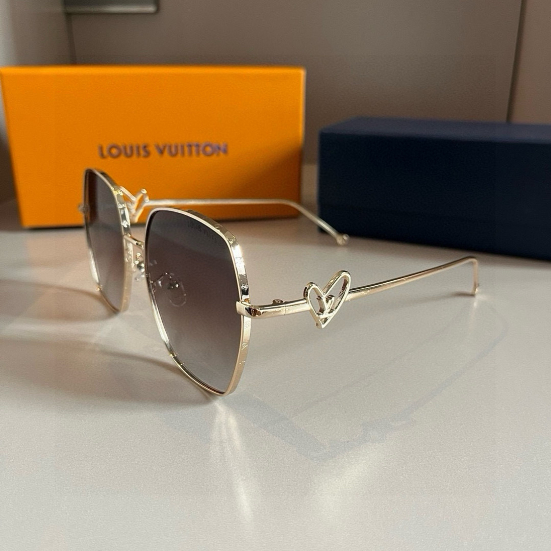 Louis Vuitton round-frame sunglasses