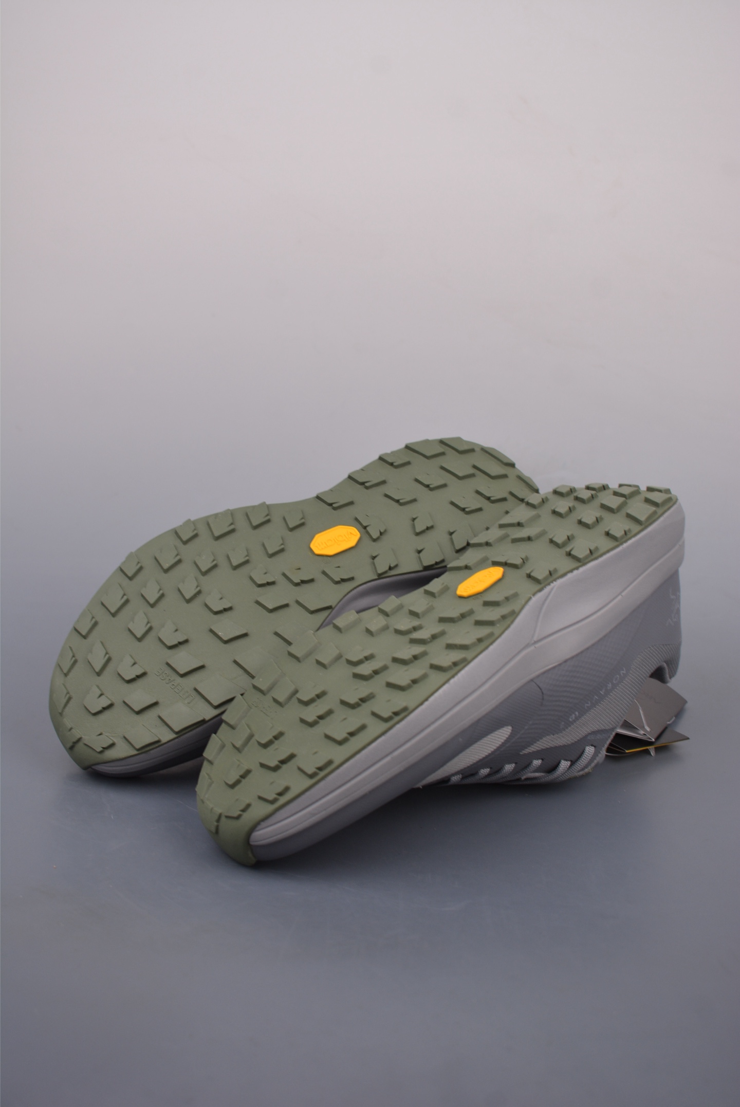 Arc'teryx KONSEAL LT W Grey