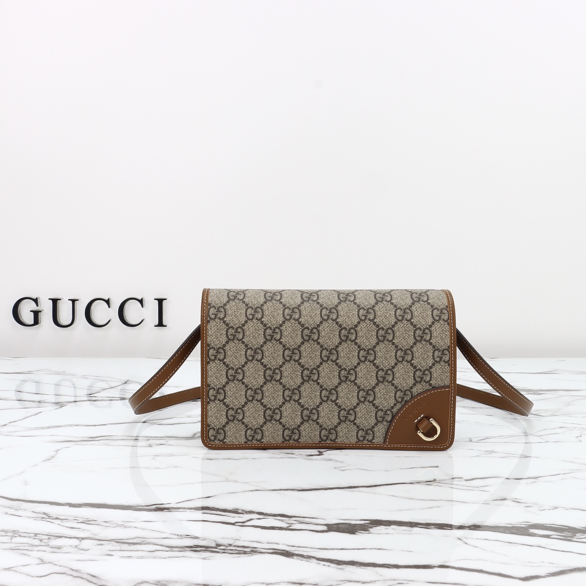 Gucci GG Emblem leather shoulder strap wallet 820688 FAD6L 9758