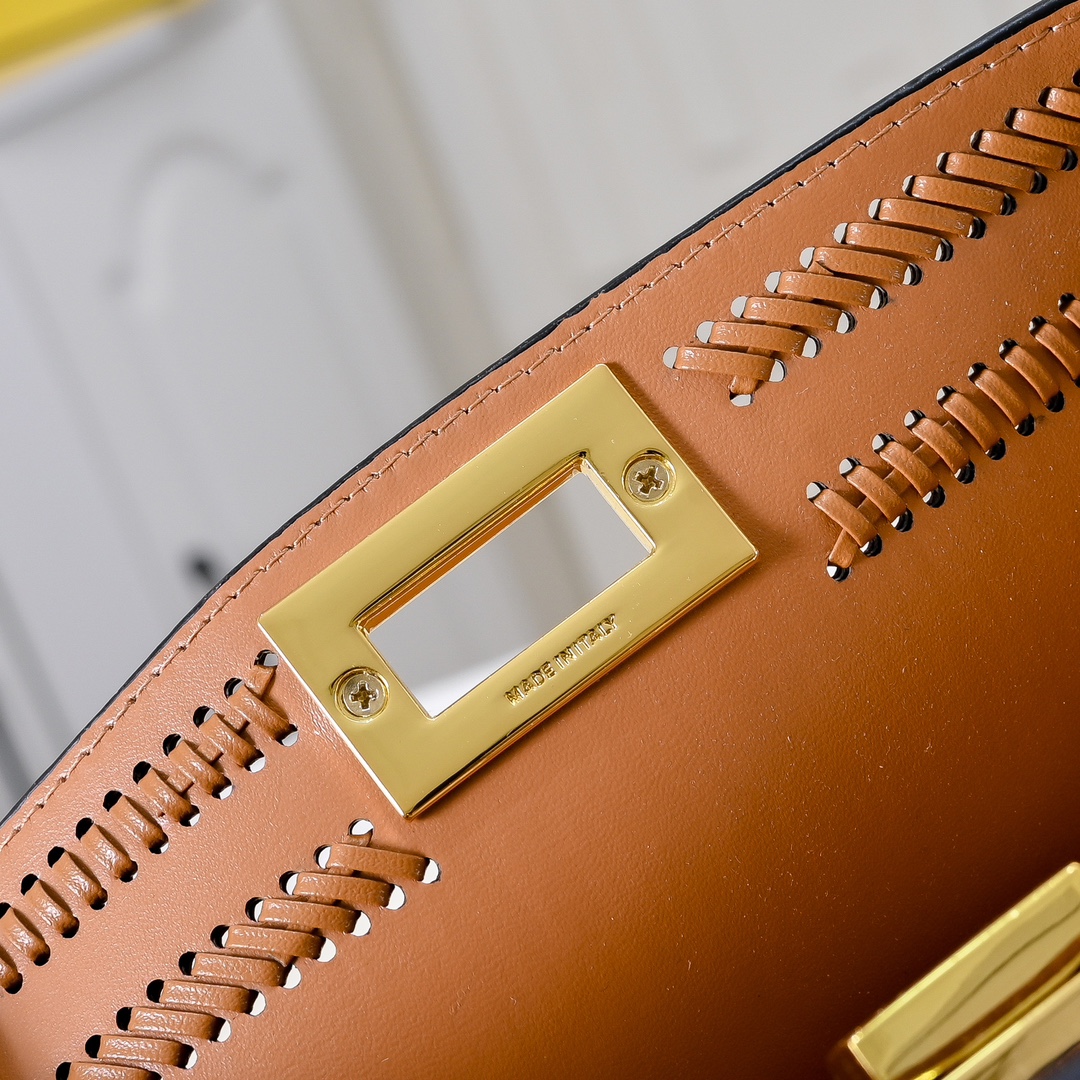 FENDI ekaboo iseeu small bag 3372